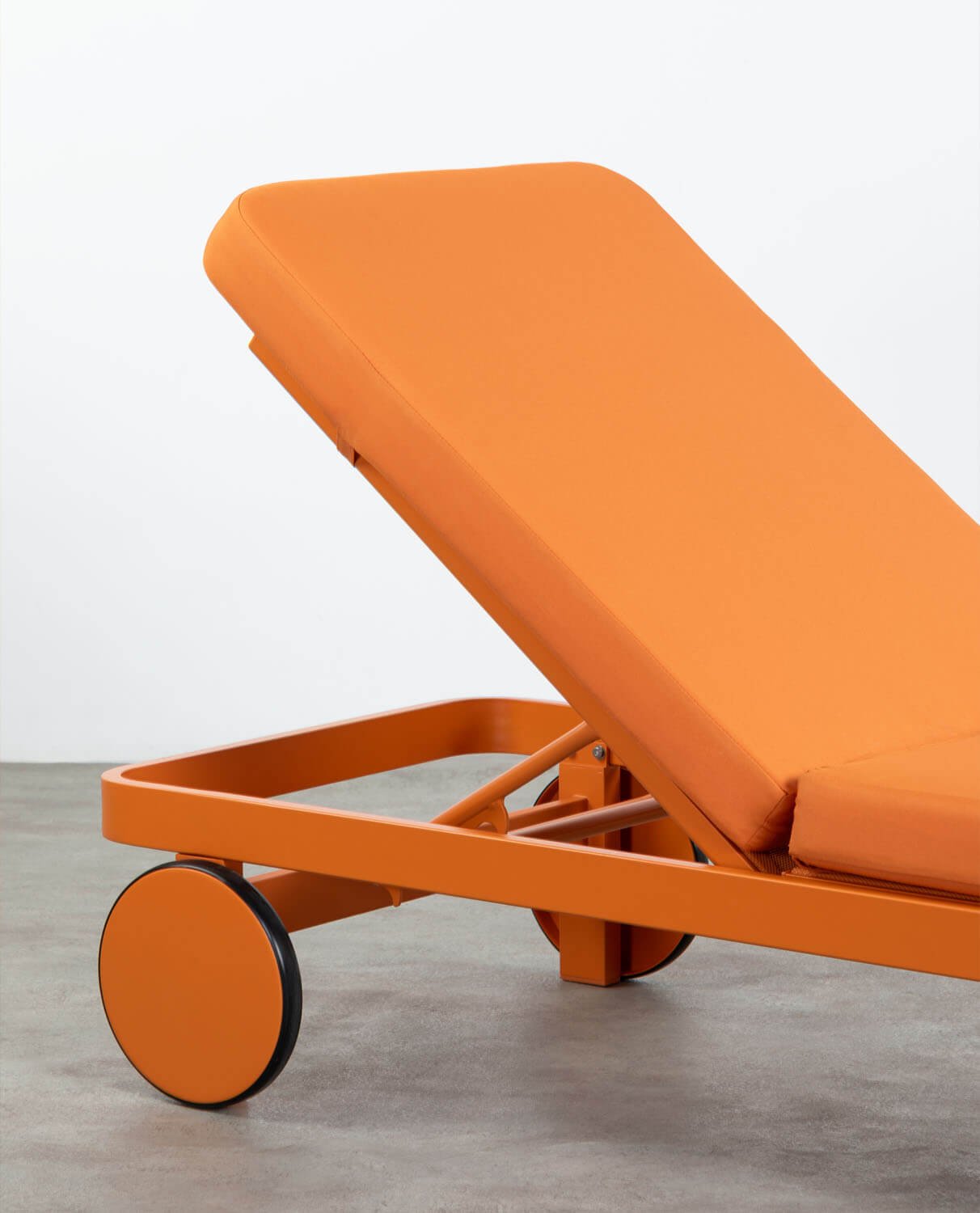 Chaise Longue Inclinable avec Coussin en Tissu et Aluminium Celina, image de la gelerie 2
