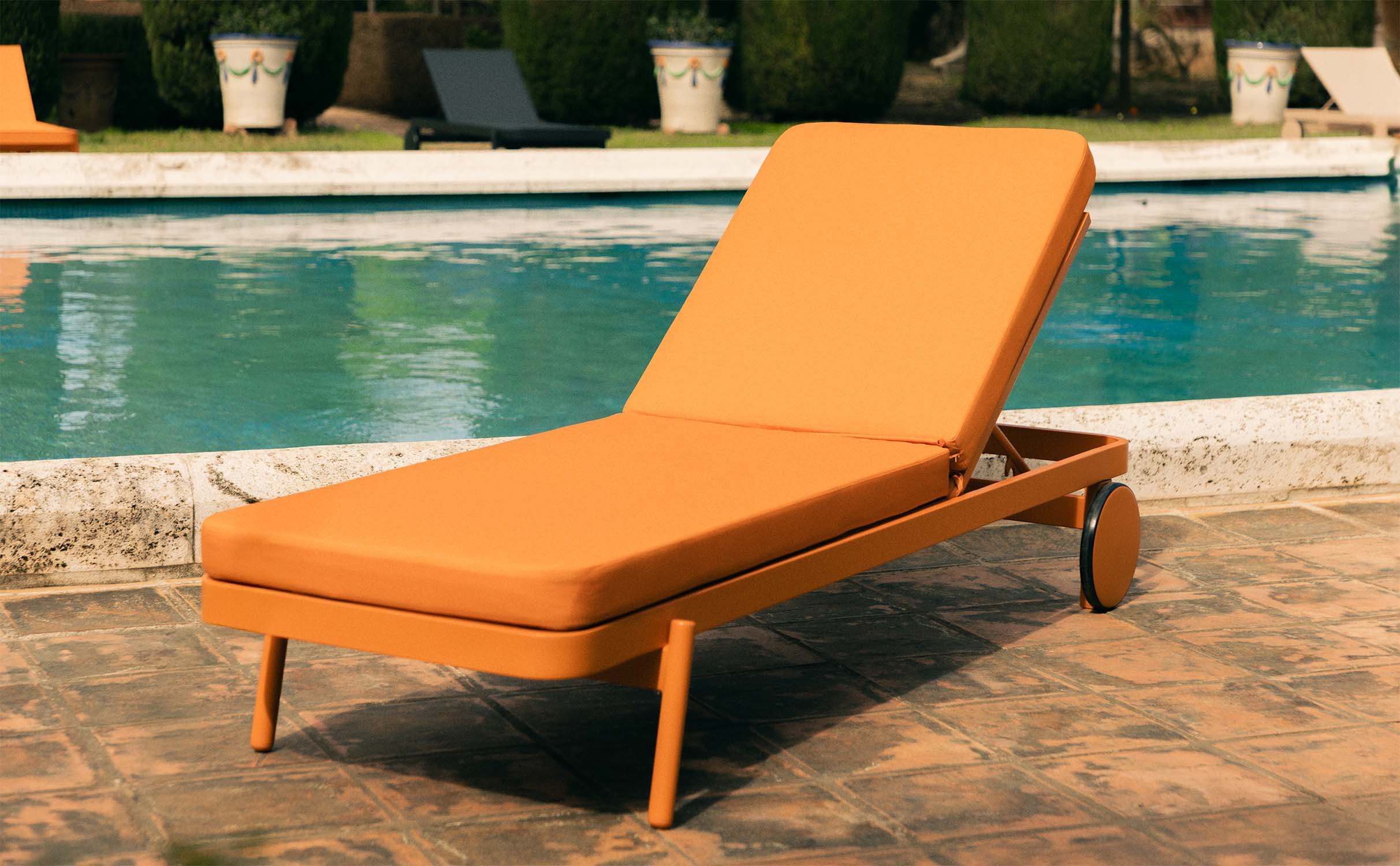 Chaise Longue Inclinable avec Coussin en Tissu et Aluminium Celina, image de la gelerie 1