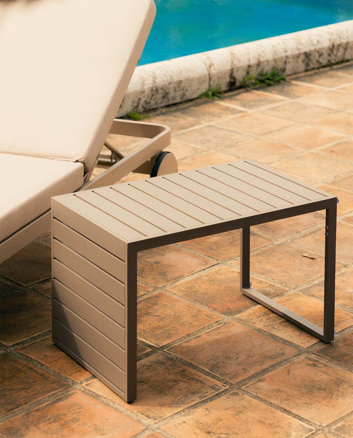 Table Basse en Aluminium (72X45 cm) Kreta, image de la gelerie 2