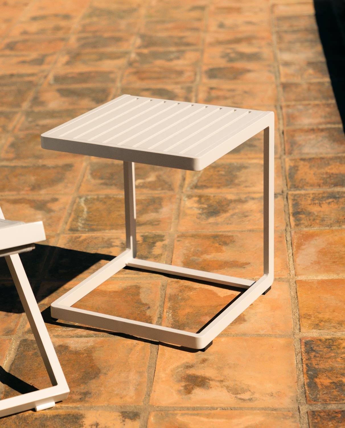 Table d'Appoint en Aluminium (40x40 cm) Kreta Colours, image de la gelerie 2