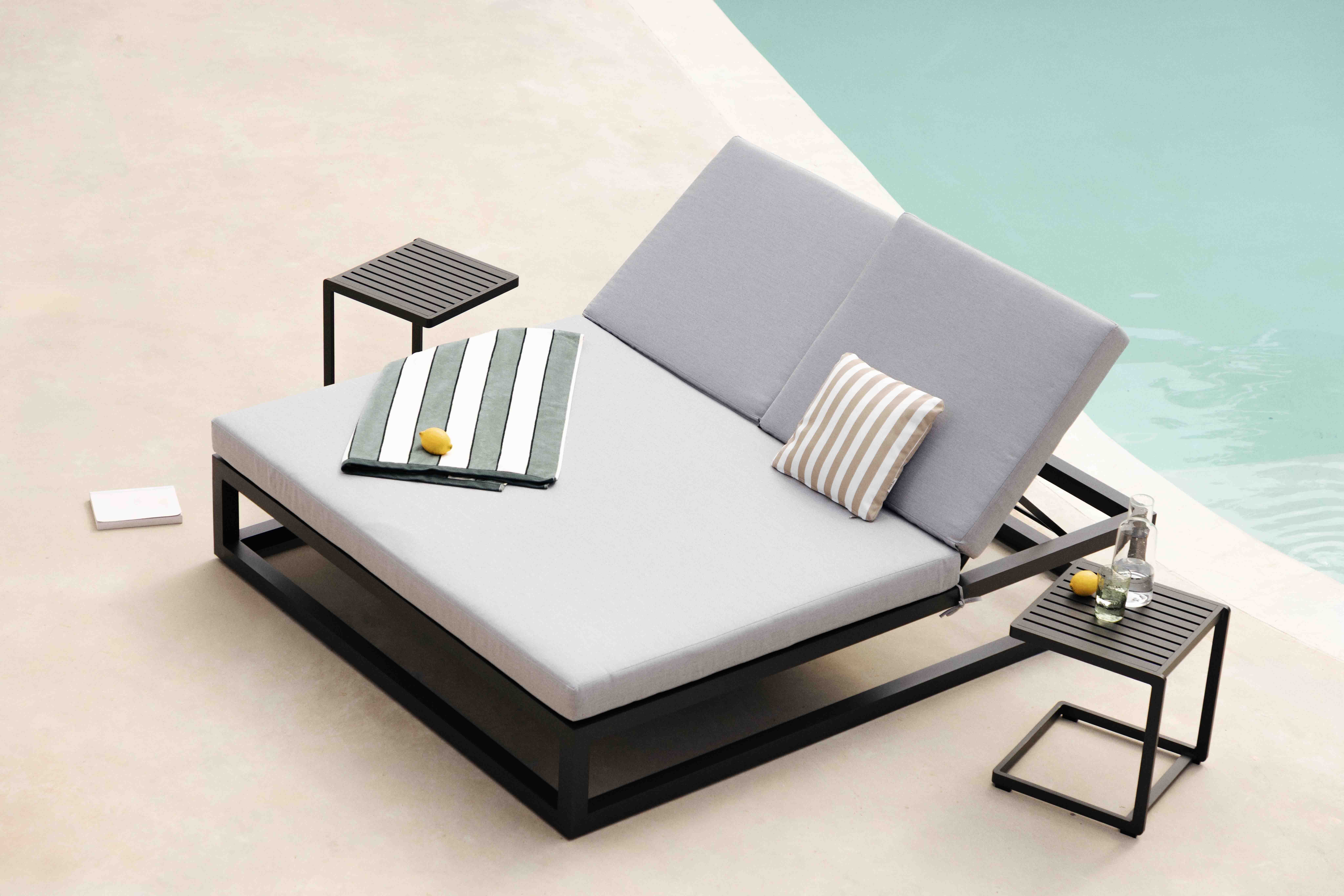 Double Tumbion Inclinable Kewin et 2 Tables d'Appoint en Aluminium Kreta Colours, image de la gelerie 1