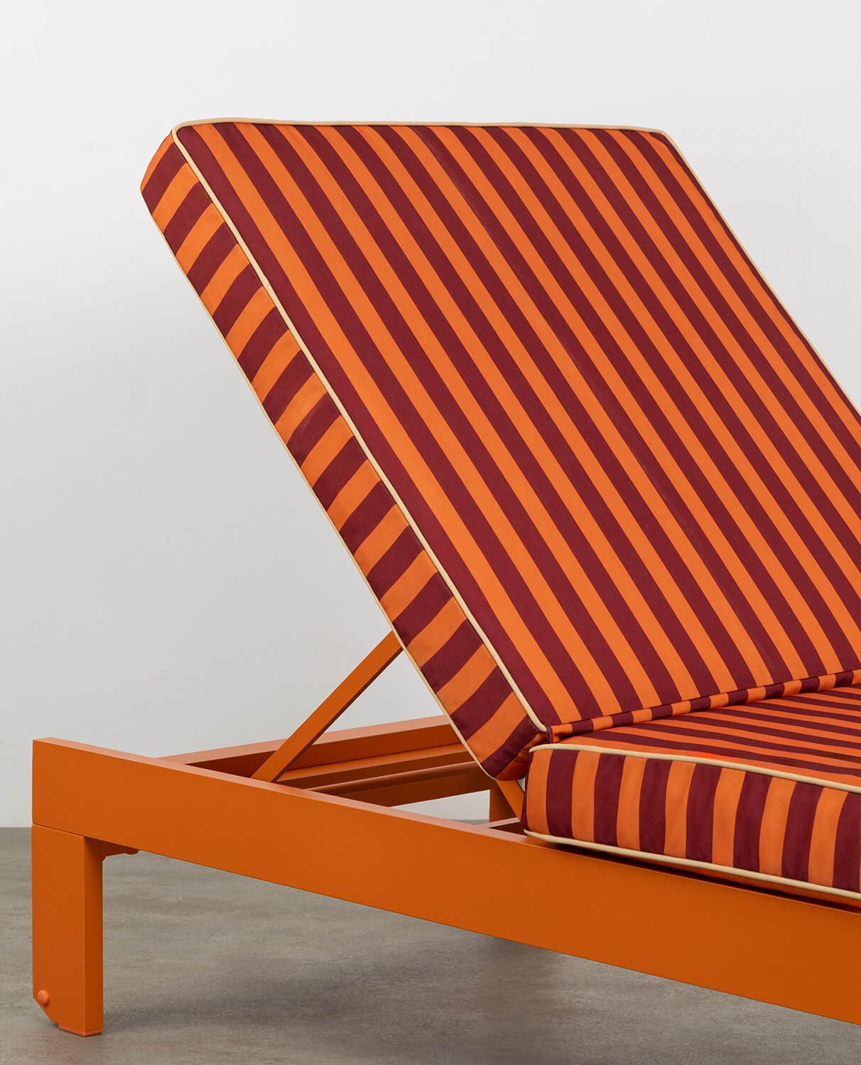 Nouvelle Chaise Longue Inclinable en Aluminium Kreta avec Coussin Rayé, image de la gelerie 2