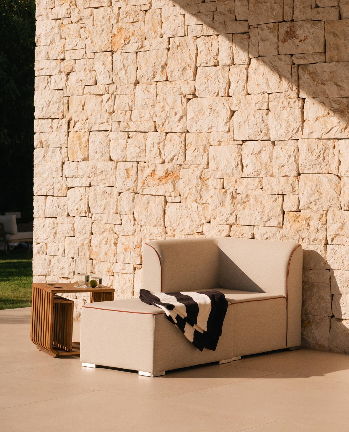 Fauteuil d'Angle de Jardin Modulable avec Pouf en Tissu Lagos, image de la gelerie 2