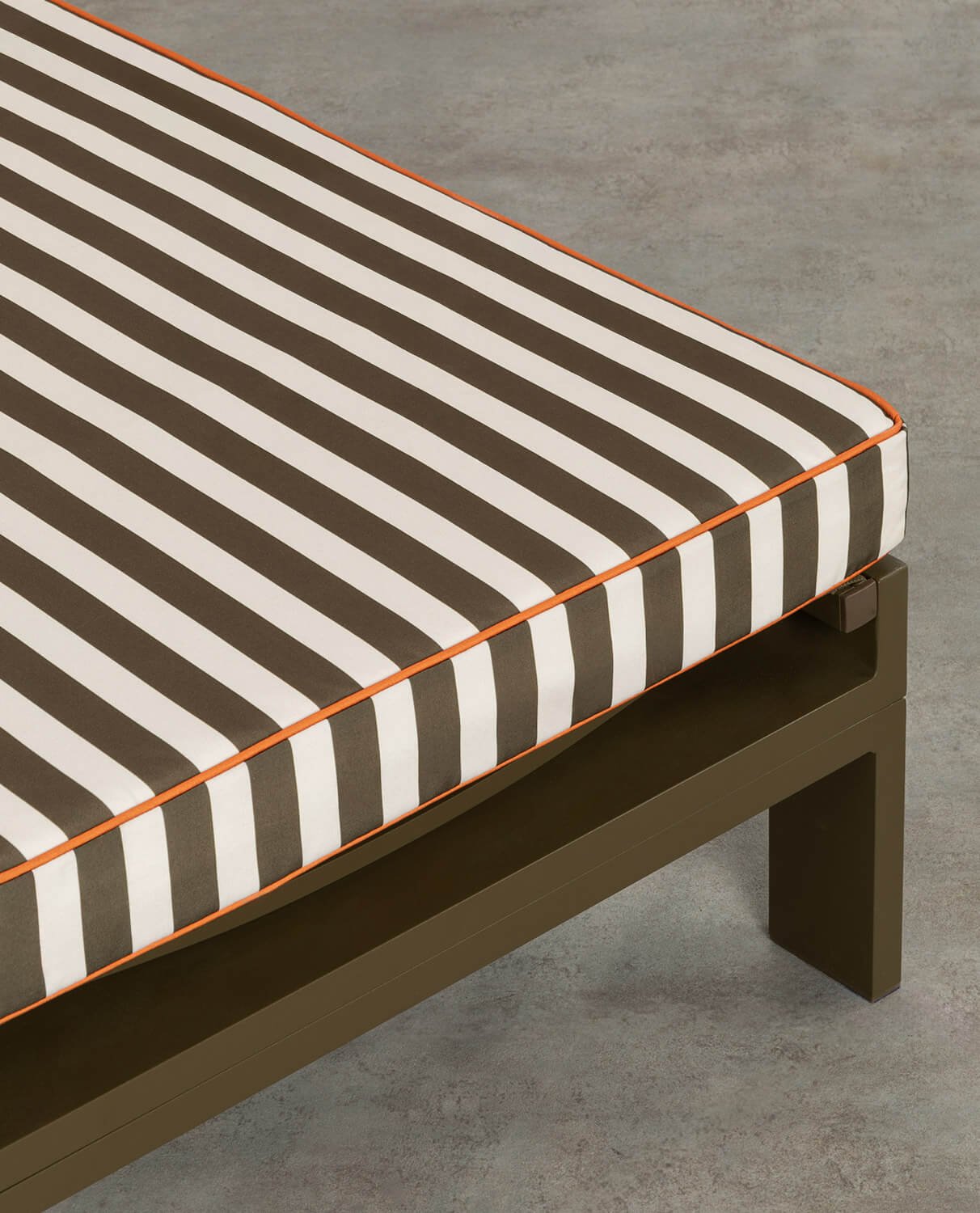 Pack 2 Chaises Longues Inclinables en Aluminium avec Coussin Rayé New Kreta, image de la gelerie 2