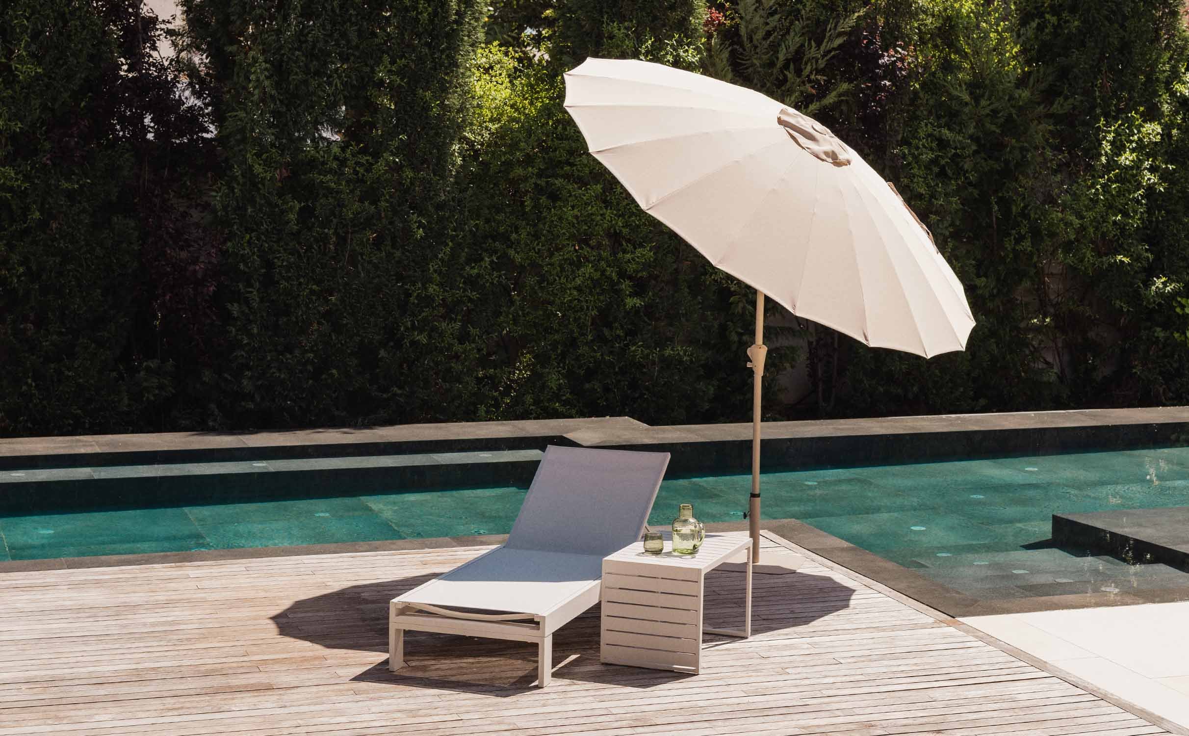 Chaise Longue et Table Basse en Aluminium New Kreta, image de la gelerie 1