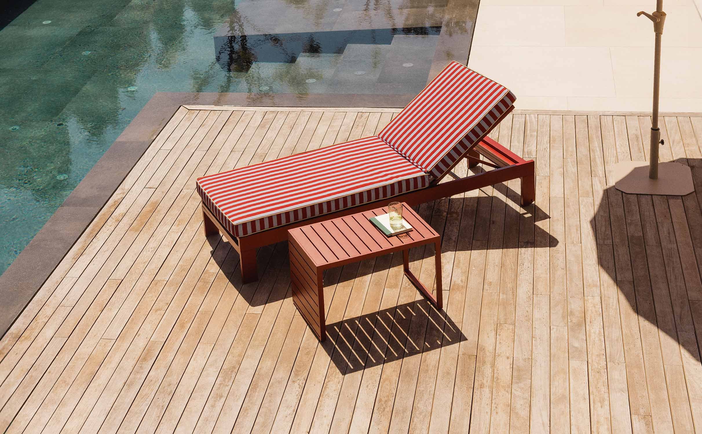 Nouvelle Chaise Longue Inclinable en Aluminium Kreta avec Coussin Rayé, image de la gelerie 1
