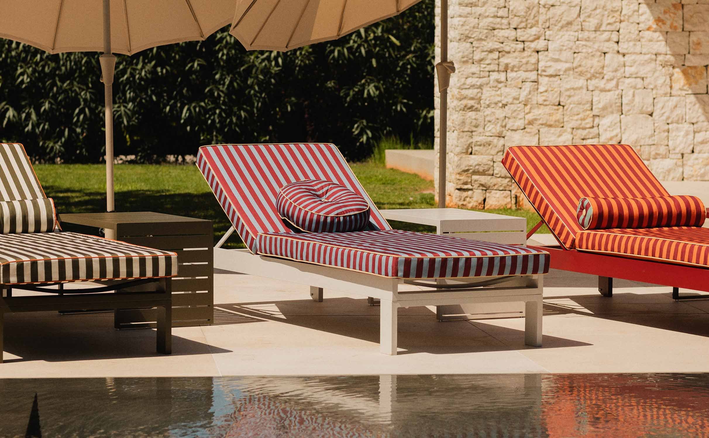 Pack 2 Chaises Longues Inclinables en Aluminium avec Coussin Rayé New Kreta, image de la gelerie 1