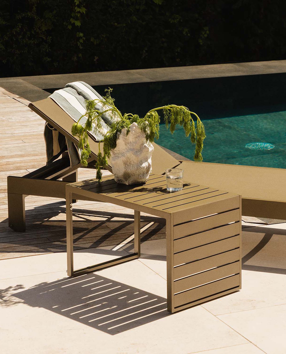 Table Basse en Aluminium (72X45 cm) Kreta, image de la gelerie 2