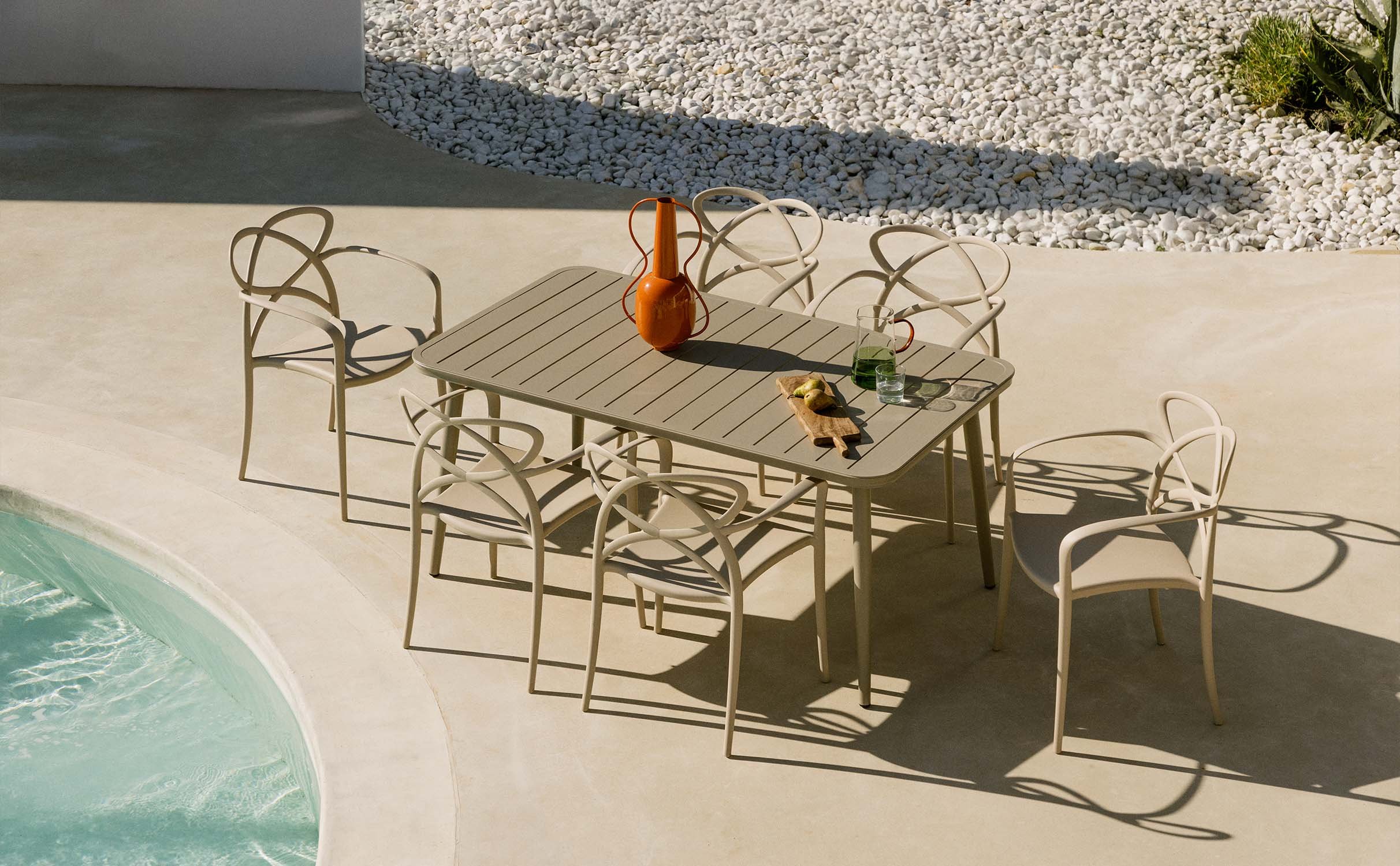 Ensemble Table Rectangulaire en Aluminium Cancun et 6 Chaises en Polypropylène avec Accoudoirs d'Extérieur Cielo, image de la gelerie 1