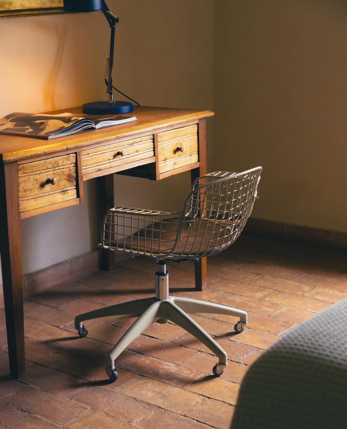 Chaise de Bureau Vintage avec Dossier Bas Aras, image de la gelerie 2