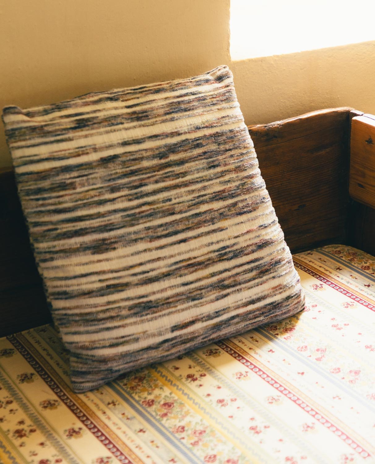 Coussin Carré en Tissu (44x44 cm) Marssel, image de la gelerie 2