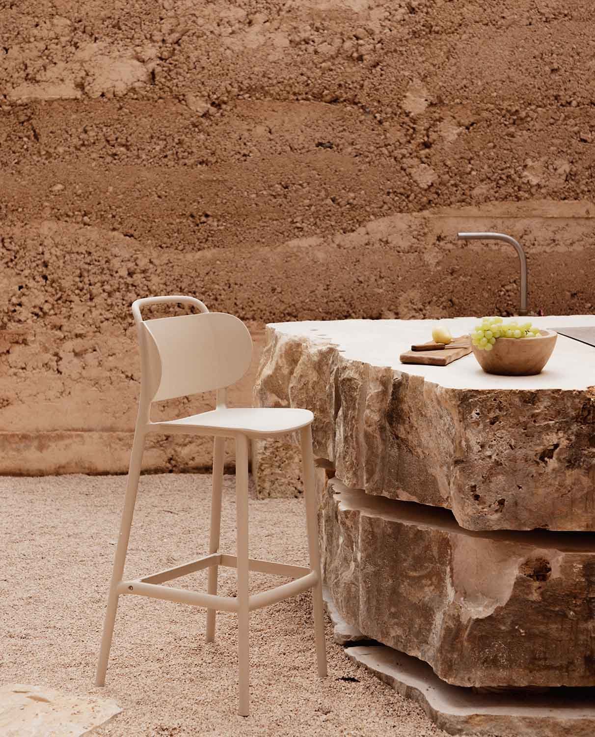 Tabouret d'Extérieur haut en polypropylène (77 cm) Kole, image de la gelerie 2