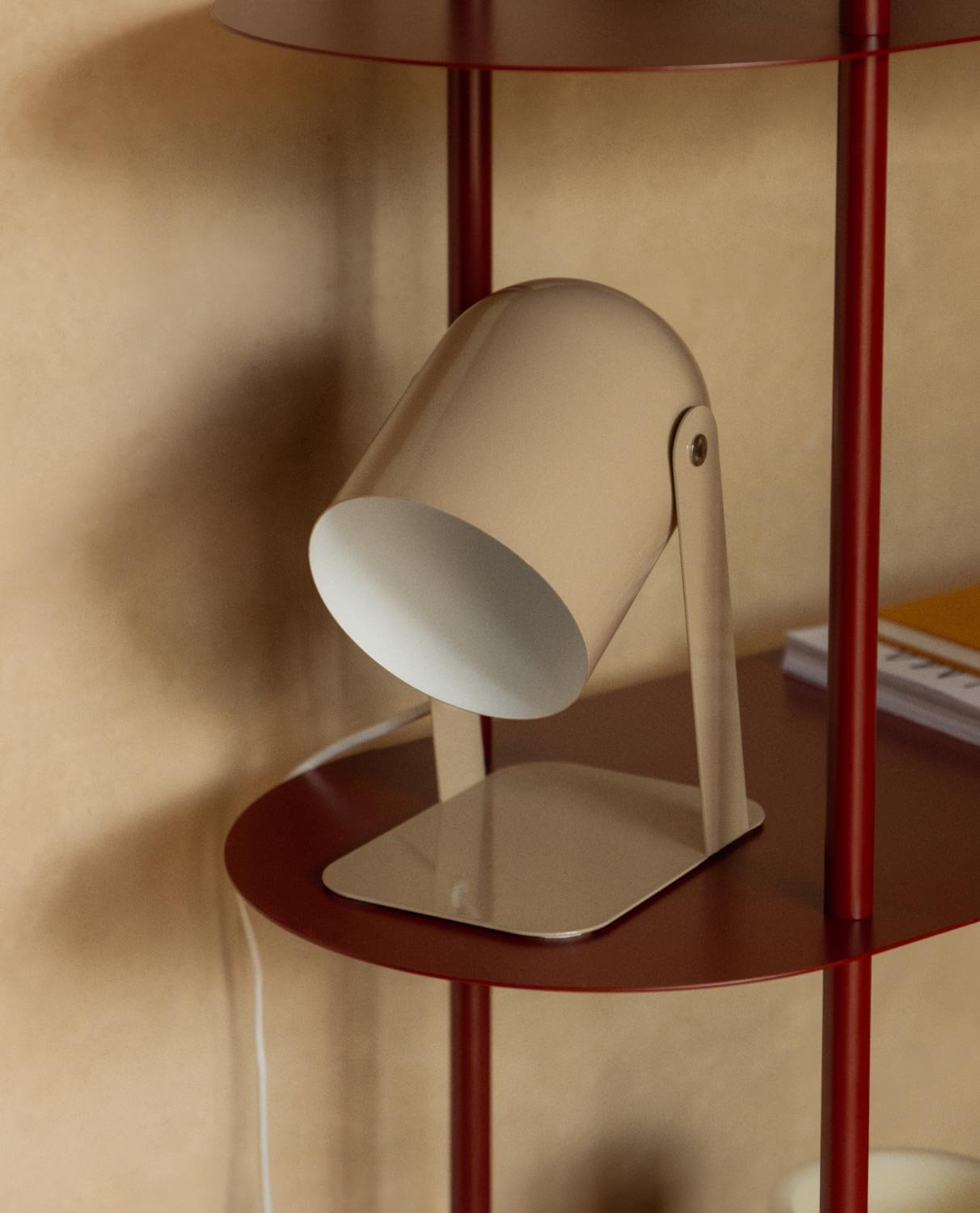 Lampe de Table en Métal Marís, image de la gelerie 2