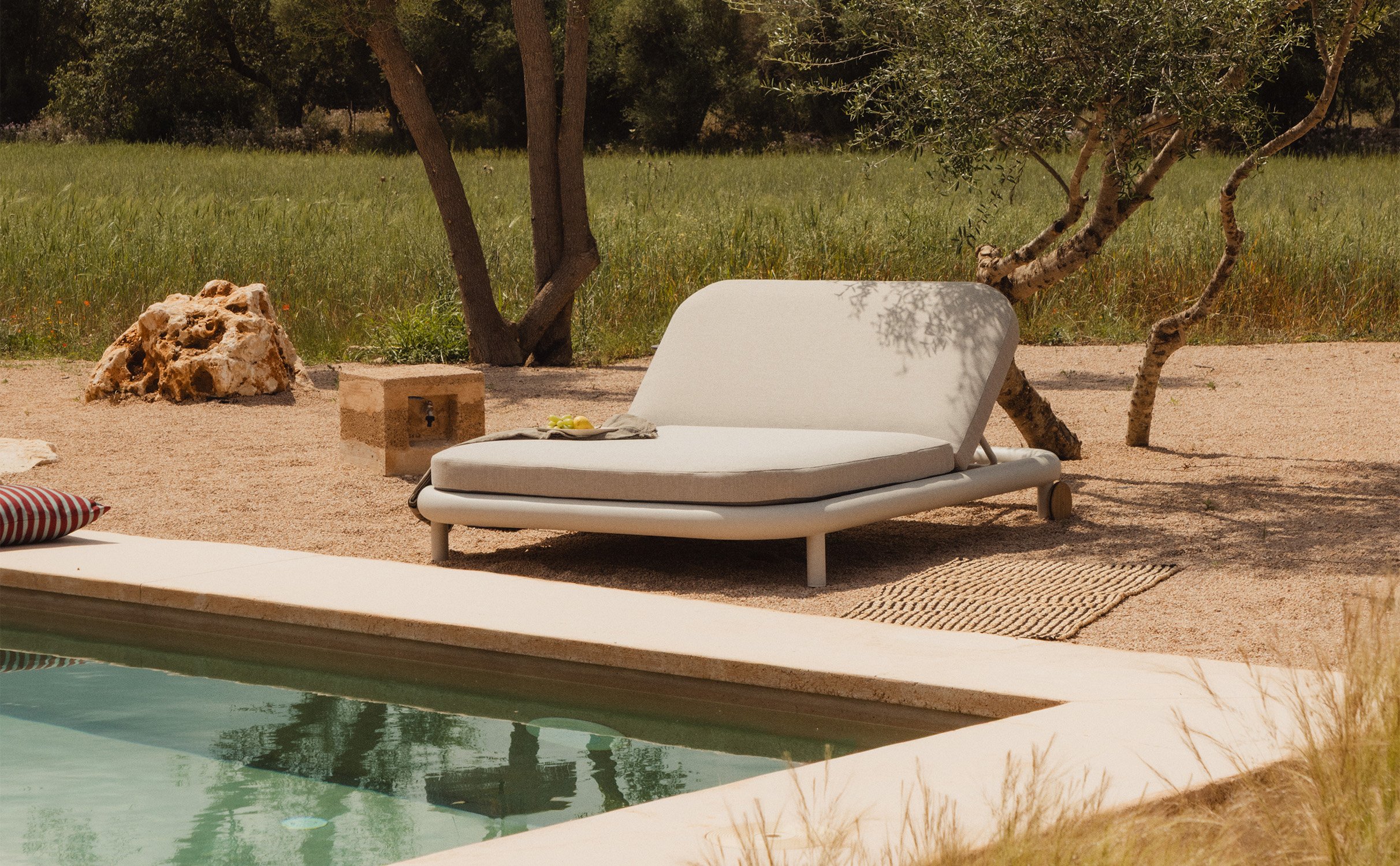 Chaise Longue Inclinable Double en Aluminium avec Coussin en Tissu Cheryl, image de la gelerie 1