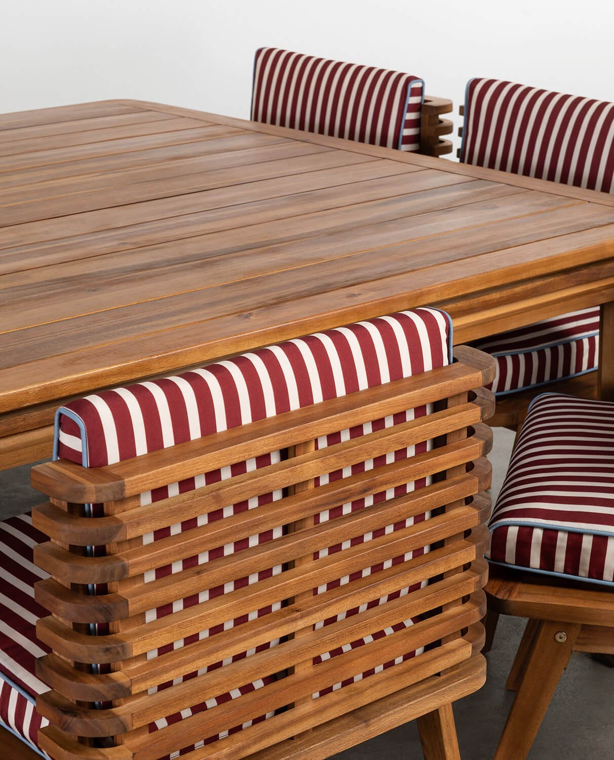 Ensemble de Table Carrée et 8 chaises en Bois d´ Acacia et Tissu Hazan, image de la gelerie 2