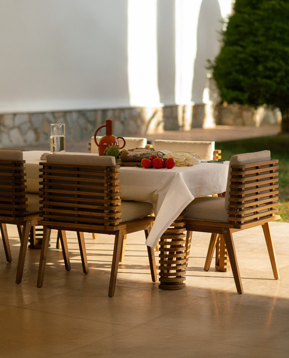 Ensemble Table Rectangulaire et 6 Chaises en Bois d'Acacia et Tissu d'Extérieur Hazan, image de la gelerie 2