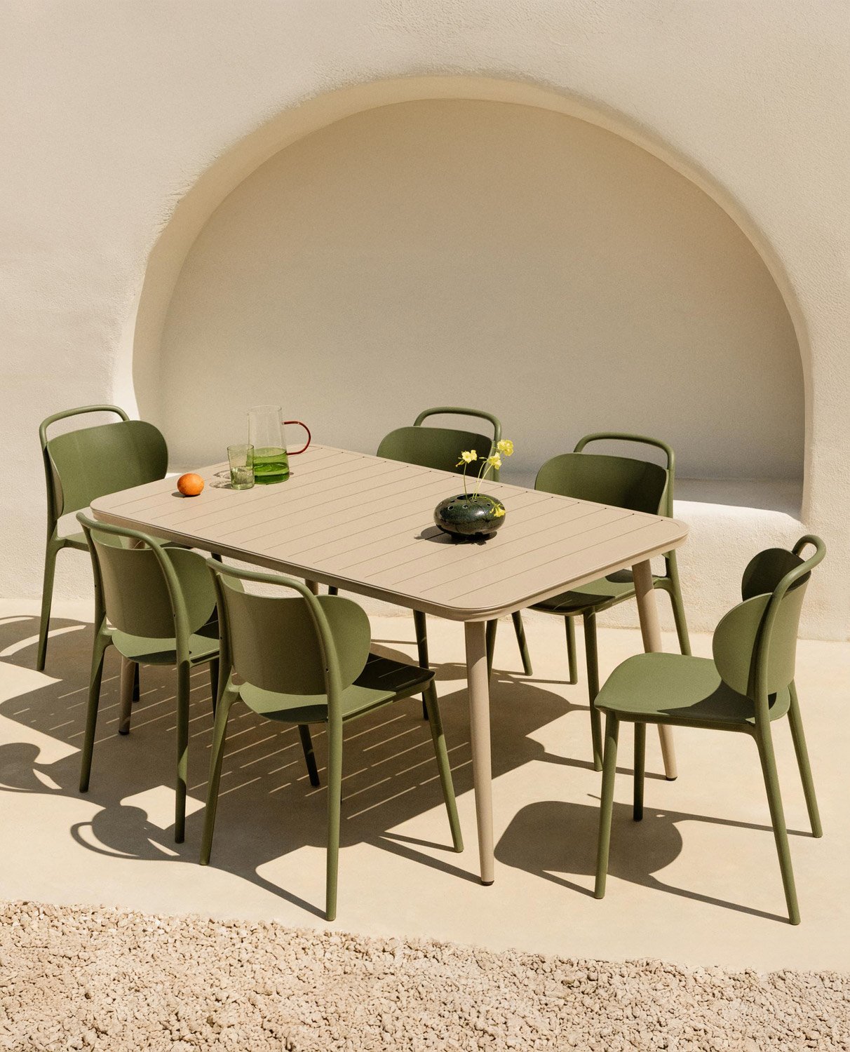 Ensemble de Table Rectangulaire en Aluminium Cancun et 6 Chaises d'Extérieur en Polypropylène Kole, image de la gelerie 2