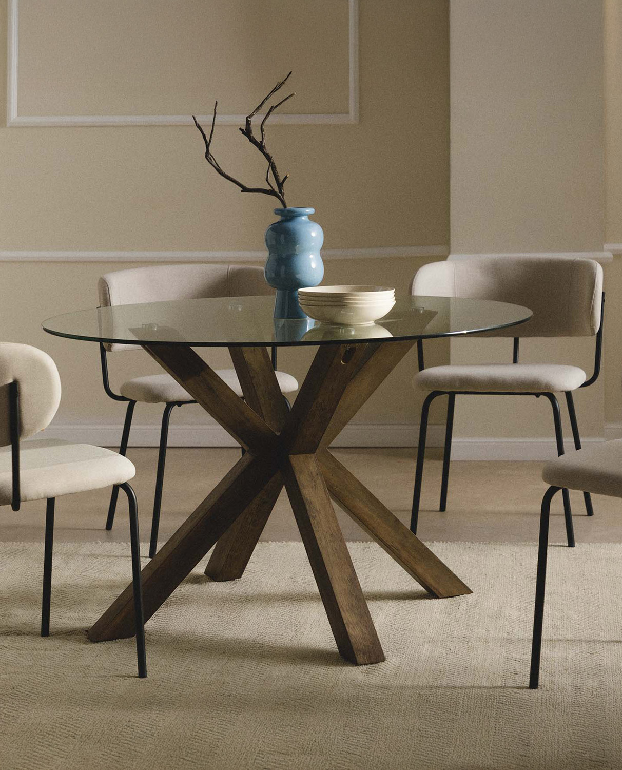 Set de Table de Salle à Manger Ronde en Verre (Ø120 cm) Vuoto et 4 Chaises en Tissu Bonse, image de la gelerie 2