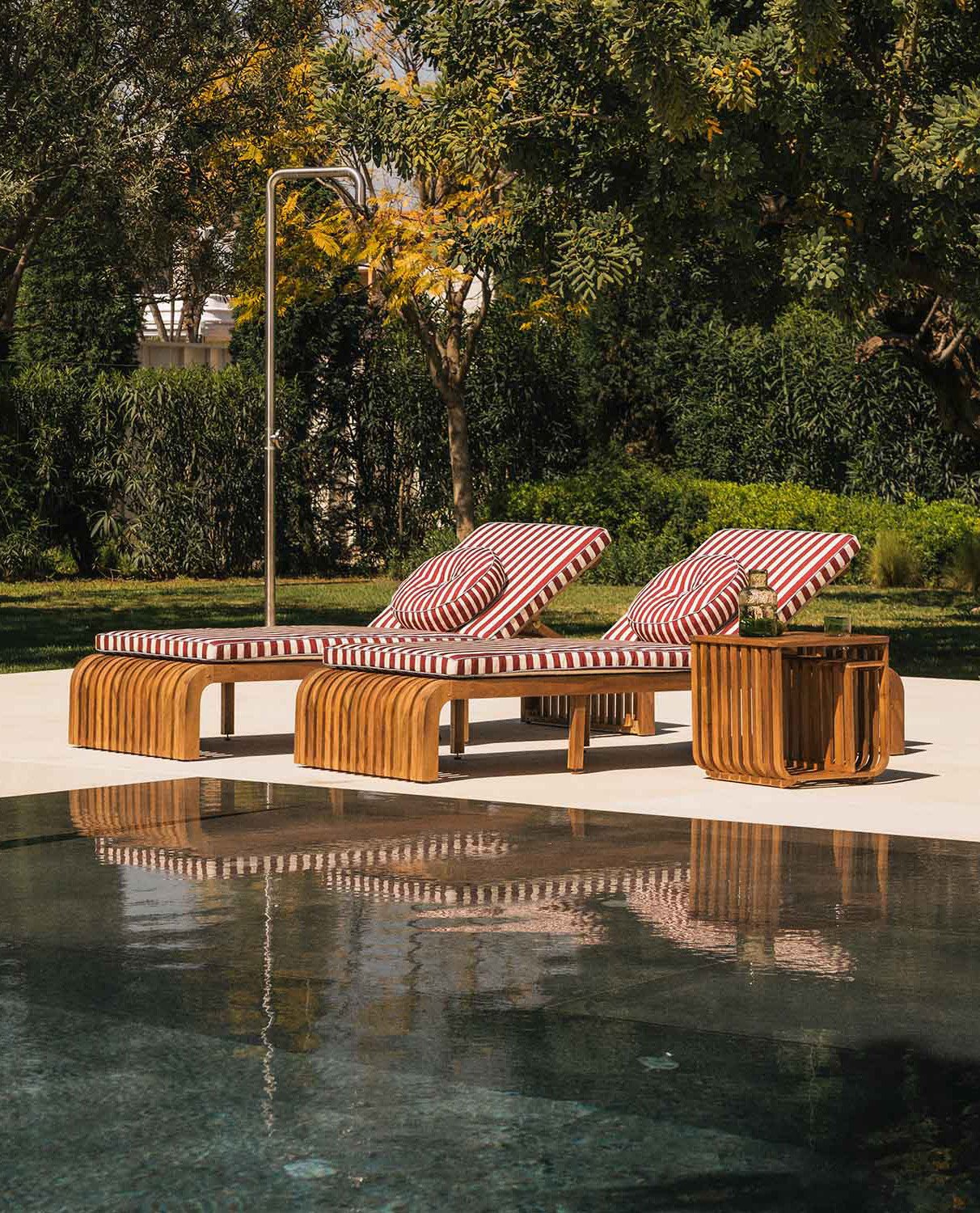 Set de 2 Chaises Longues et Table d'Appoint en Bois d'Acacia Hazan, image de la gelerie 2