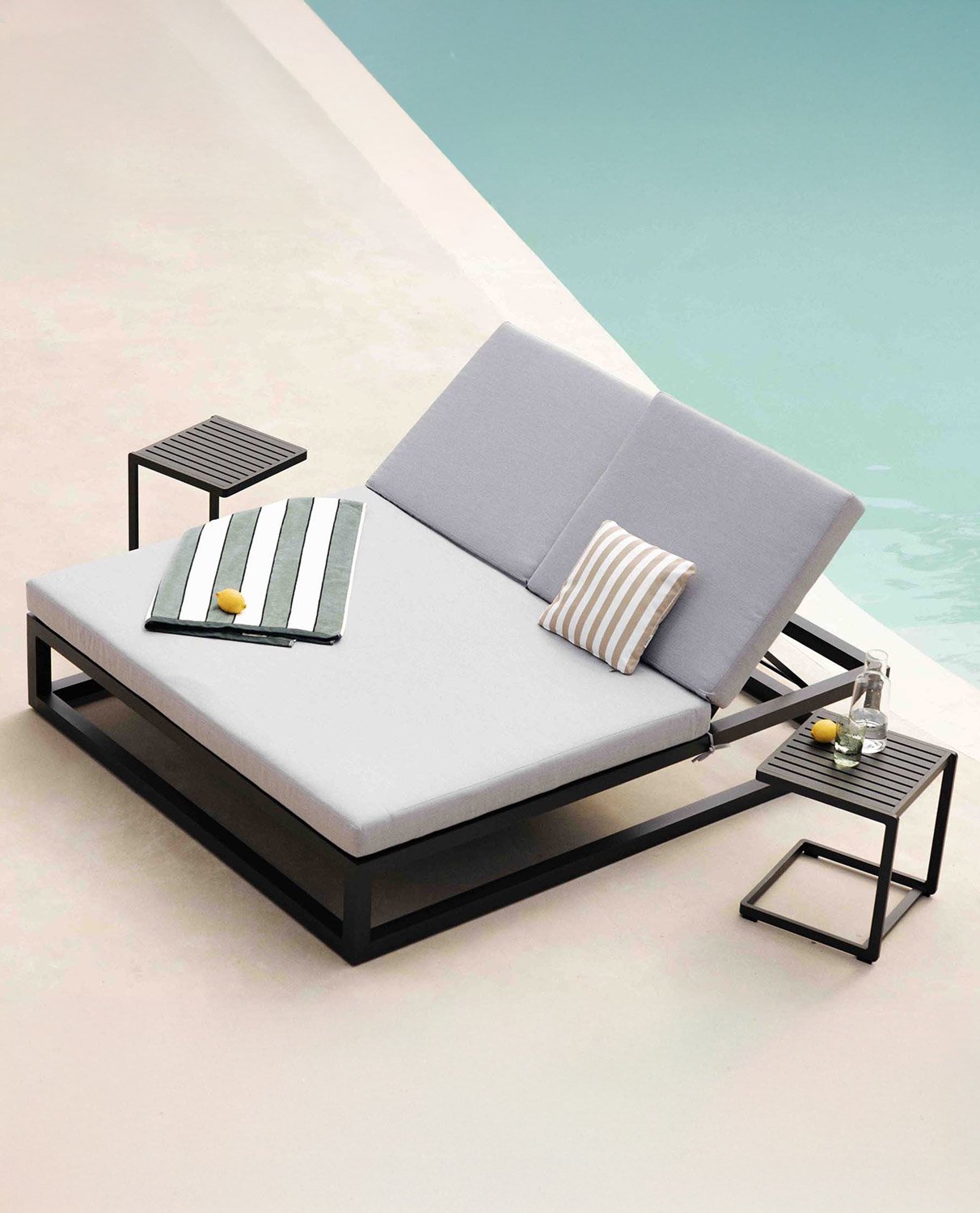 Double Tumbion Inclinable Kewin et 2 Tables d'Appoint en Aluminium Kreta Colours, image de la gelerie 2