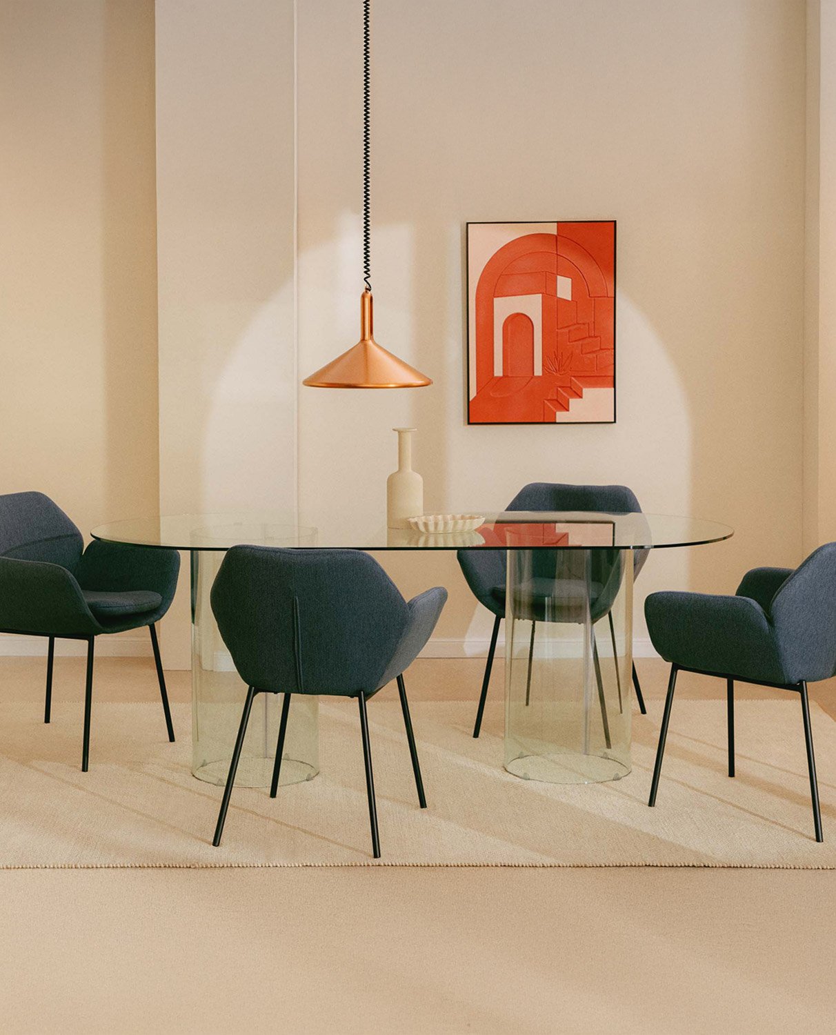 Set de Table à Manger Kolu en Verre Trempé Ovale et 4 Fauteuils en Tissu avec Accoudoirs Eider, image de la gelerie 2