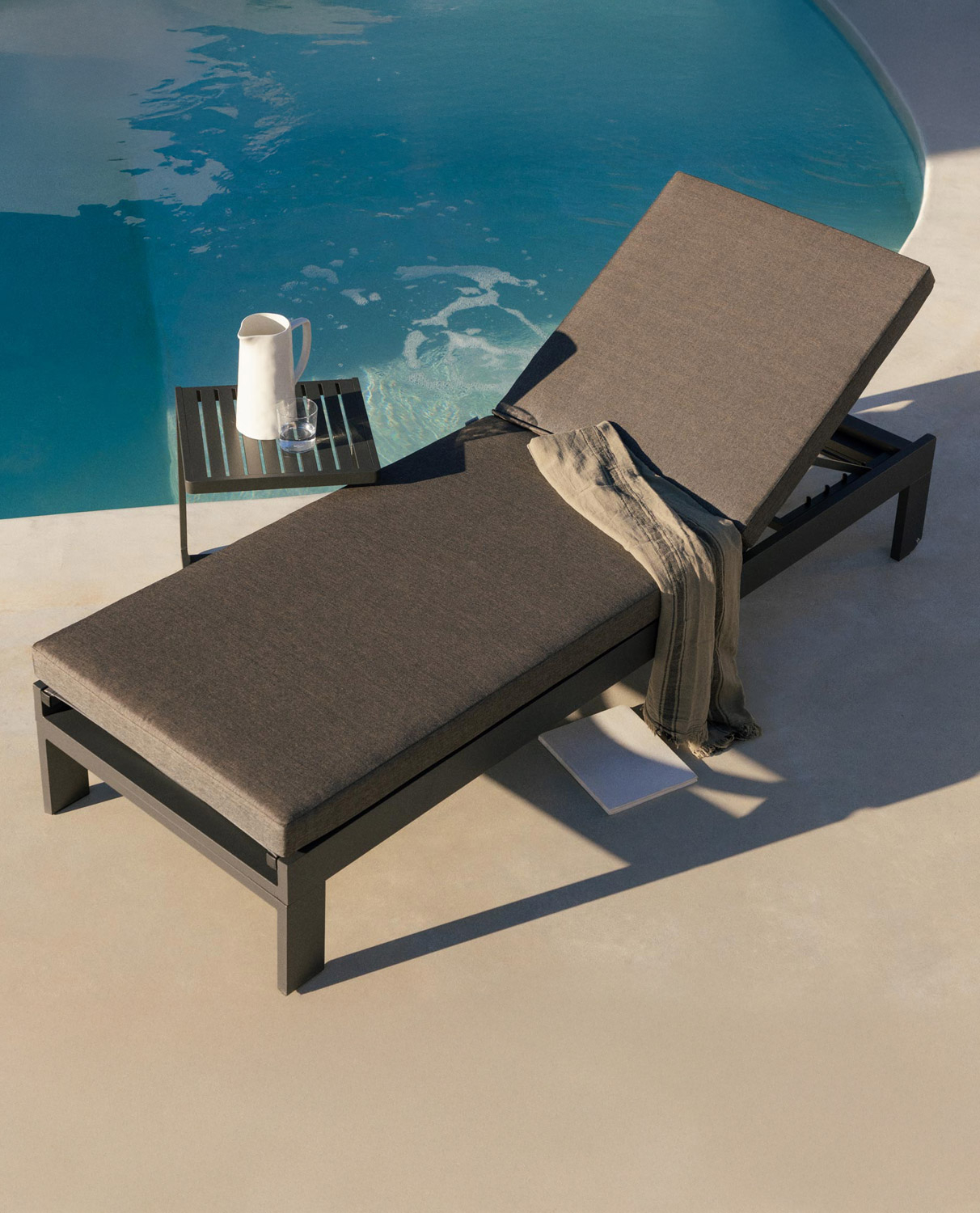 Chaise longue Inclinable en Aluminium avec Coussin en Tissu New Kreta , image de la gelerie 2