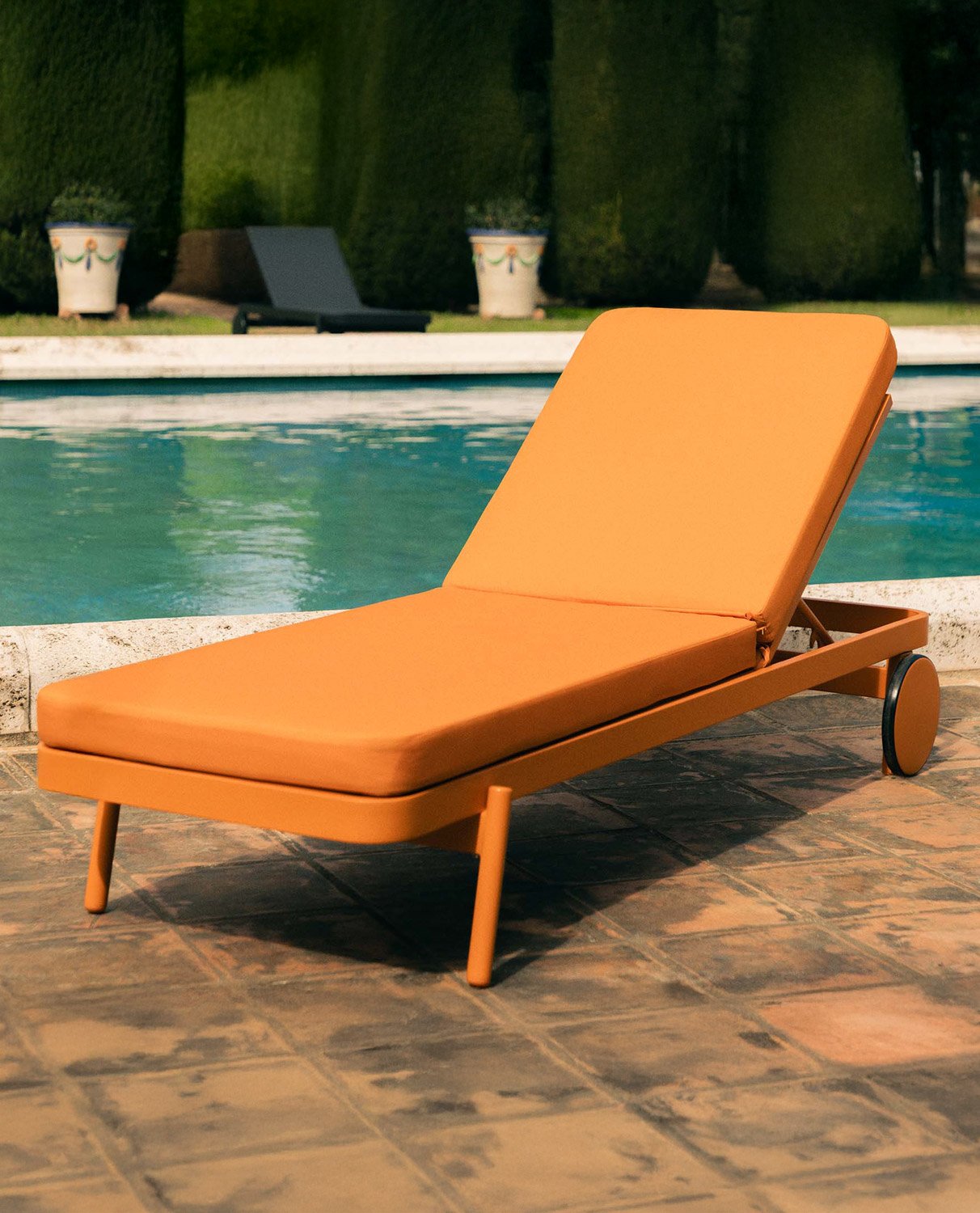 Chaise Longue Inclinable en Aluminium avec Coussin en Tissu Celina, image de la gelerie 2