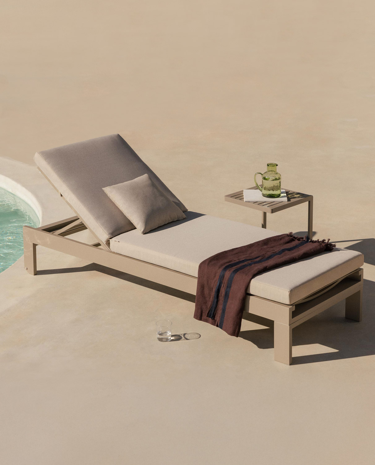 Transat avec Coussin Amovible et Coussin Carré New Kreta, image de la gelerie 2
