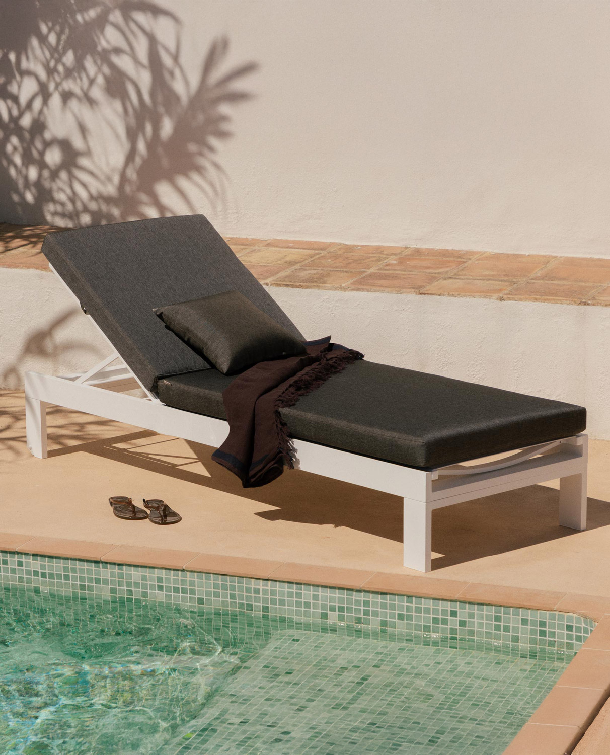 Transat avec Coussin Amovible et Coussin Carré New Kreta, image de la gelerie 2