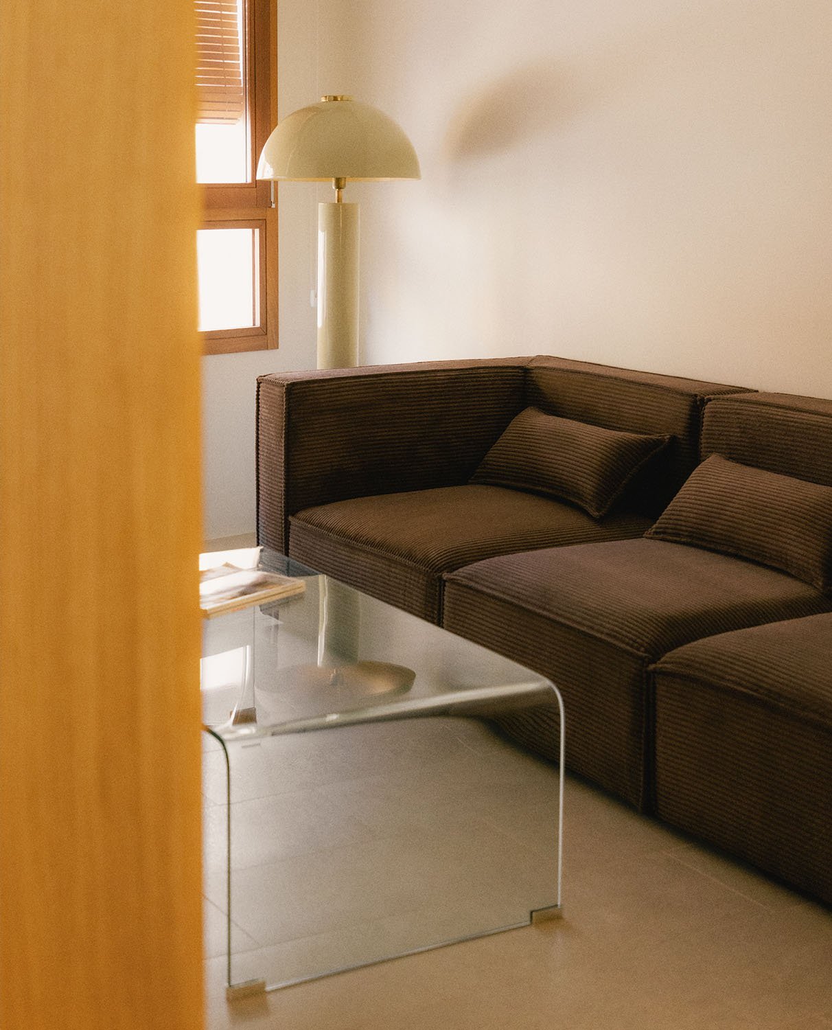 Canapé d'Angle 2 Pièces et le Fauteuil en Velours Côtelé Épais Kilhe, image de la gelerie 2