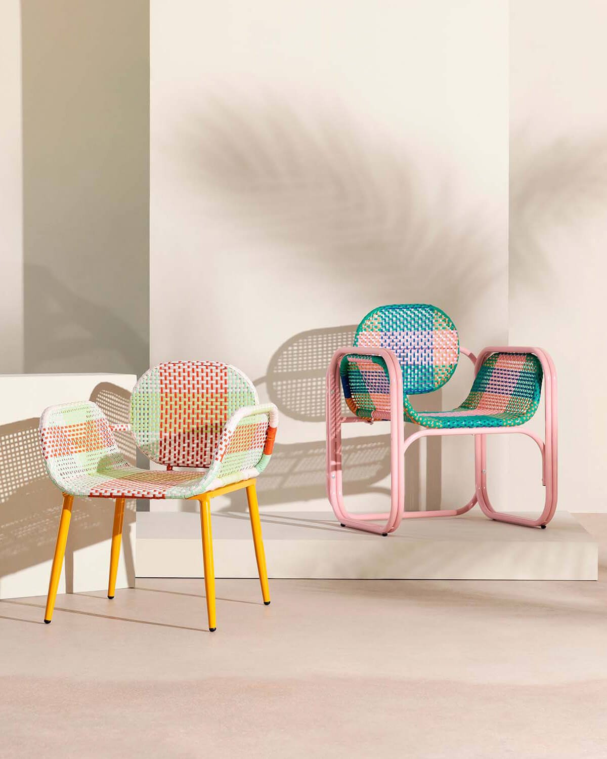 Fauteuil avec Accoudoirs en Aluminium et Rotin Synthétique Emba Studio, image de la gelerie 2
