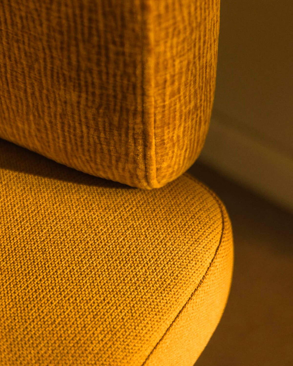 Fauteuil en Tissu et Métal Hades Soft, image de la gelerie 3