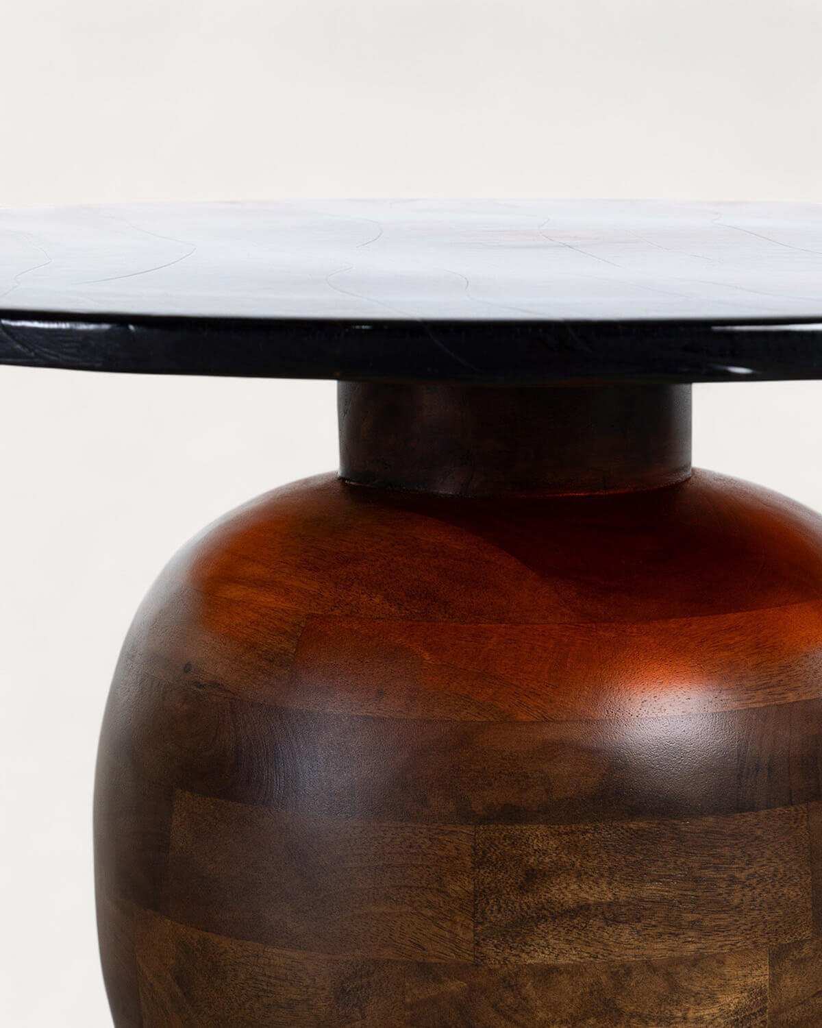 Table Basse Ronde en Bois de Manguier et Verre (Ø82 cm) Diua, image de la gelerie 4