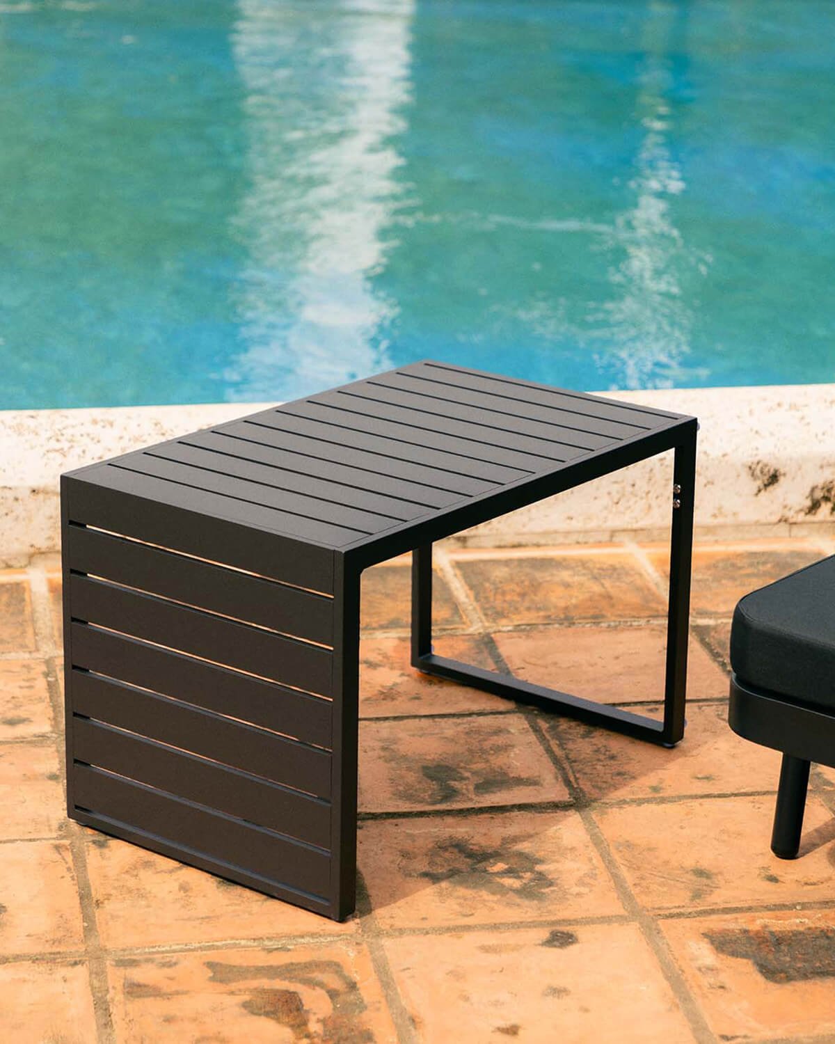 Table Basse en Aluminium (72x45 cm) Kreta, image de la gelerie 2