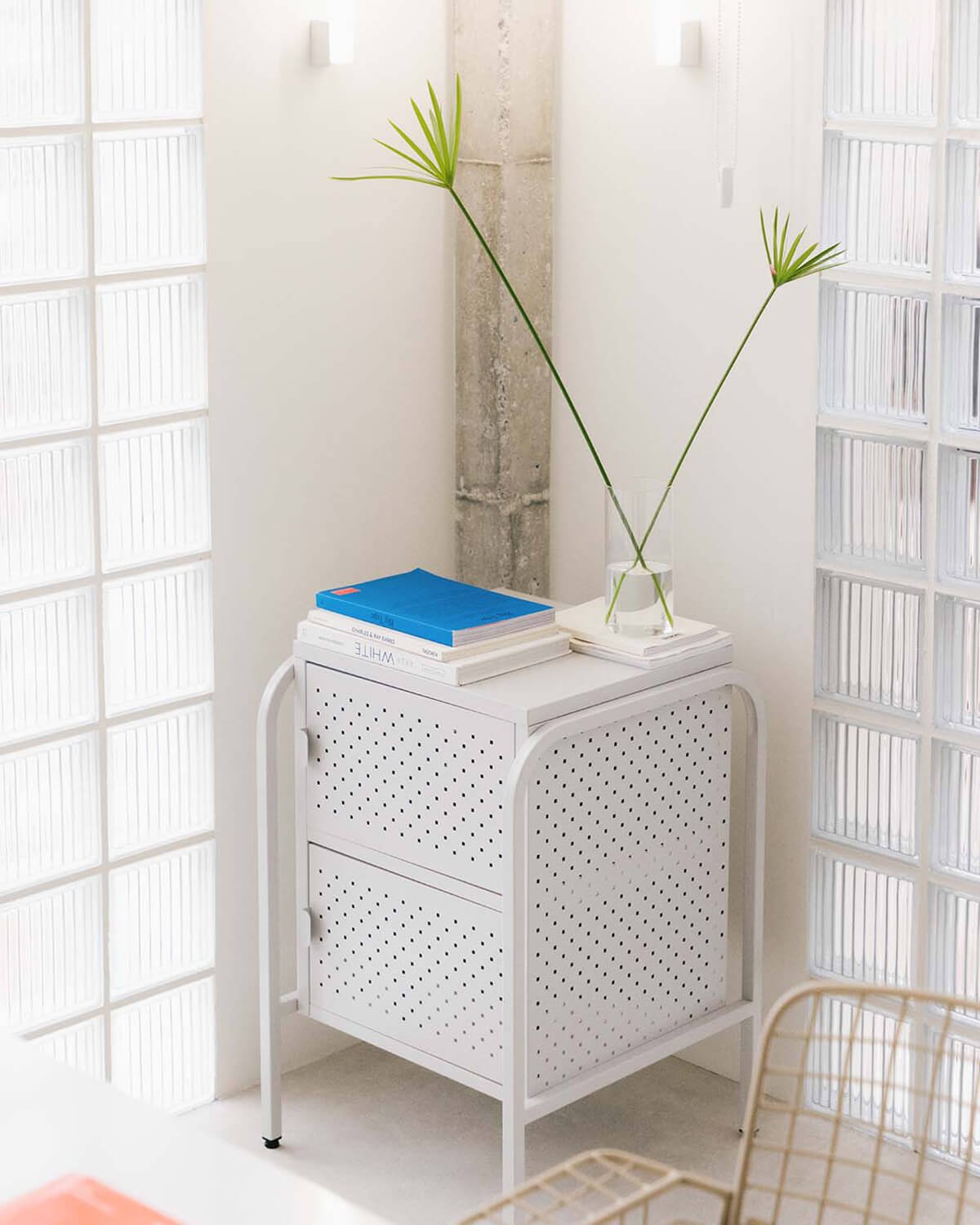 Table d'Appoint en Acier Laminé avec Rangement (47,5x50 cm) Atiel , image de la gelerie 2