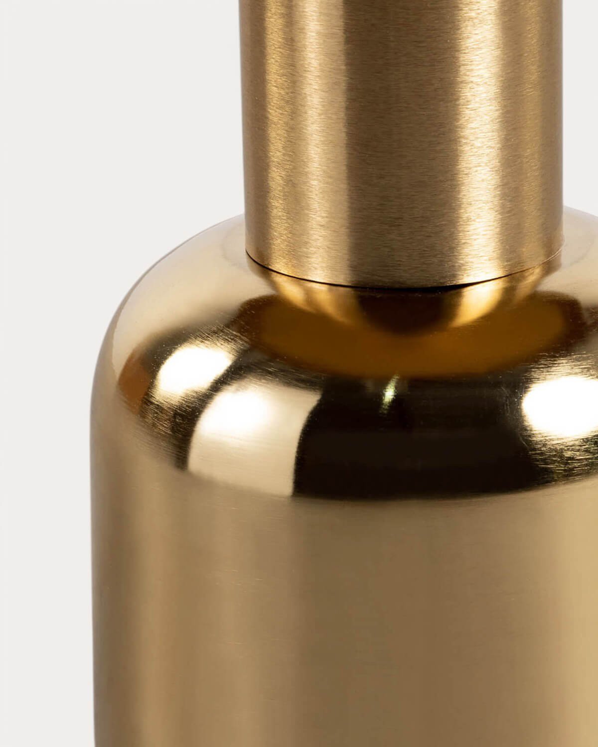 Table d'Appoint ronde en métal (Ø40,5 cm) Tillo, image de la gelerie 4