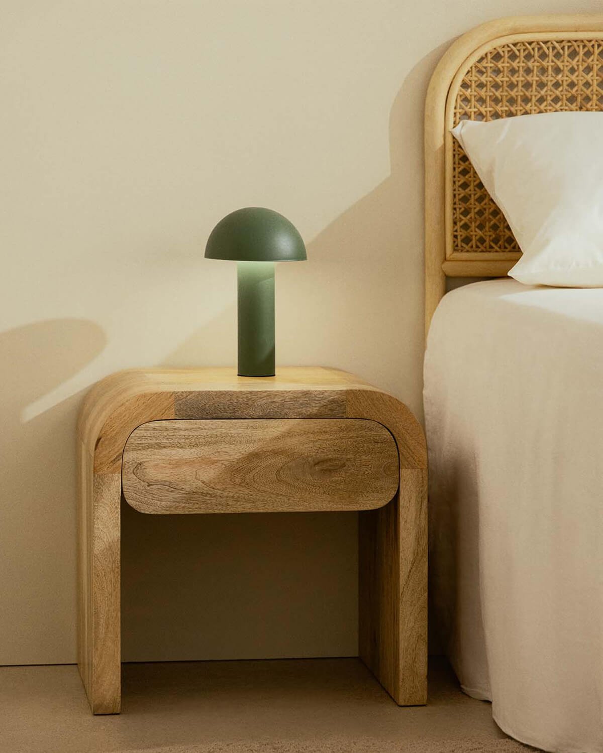 Table de Chevet avec Tiroir en Bois de Manguier (47x35 cm) Vanile , image de la gelerie 2