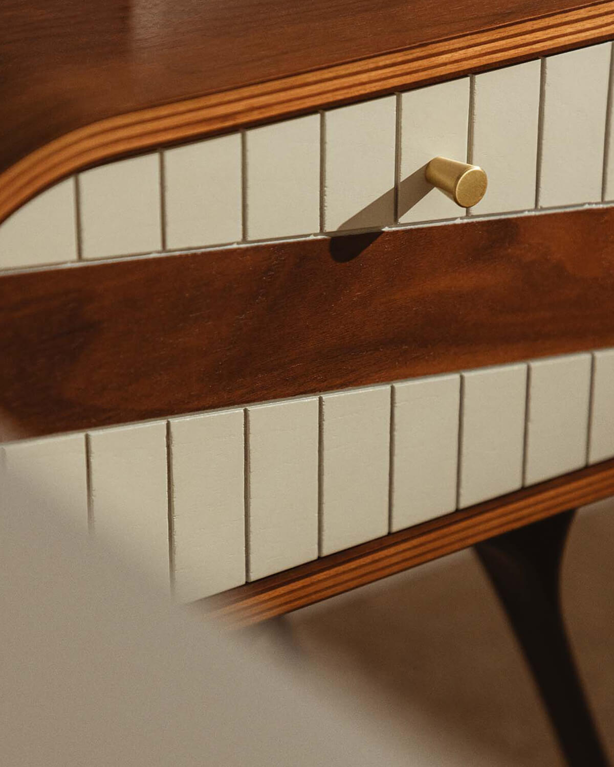 Table de Chevet en Bois et Métal (45x42,5 cm) Inari, image de la gelerie 3