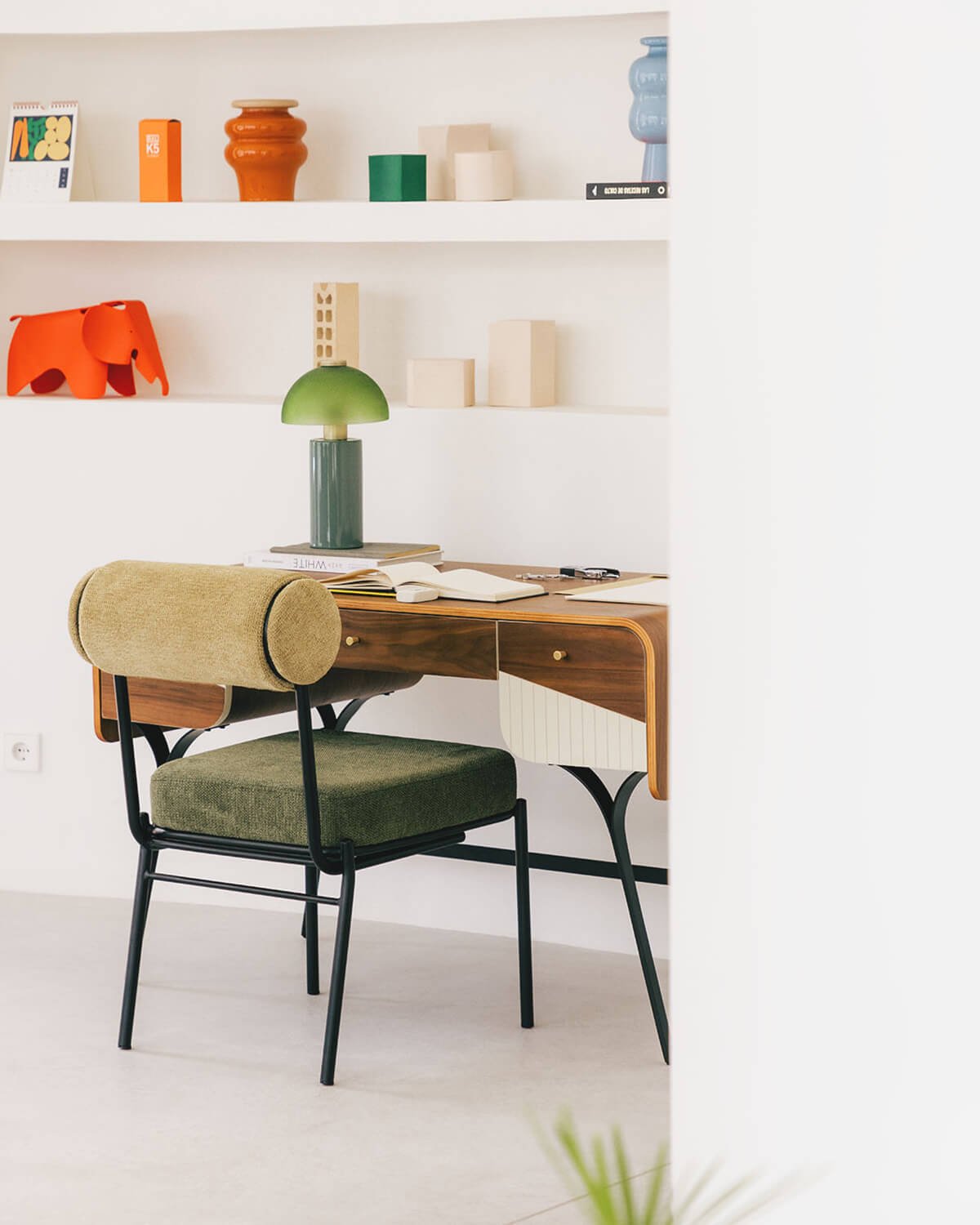 Bureau avec Tiroirs en Bois et Métal Inari, image de la gelerie 2