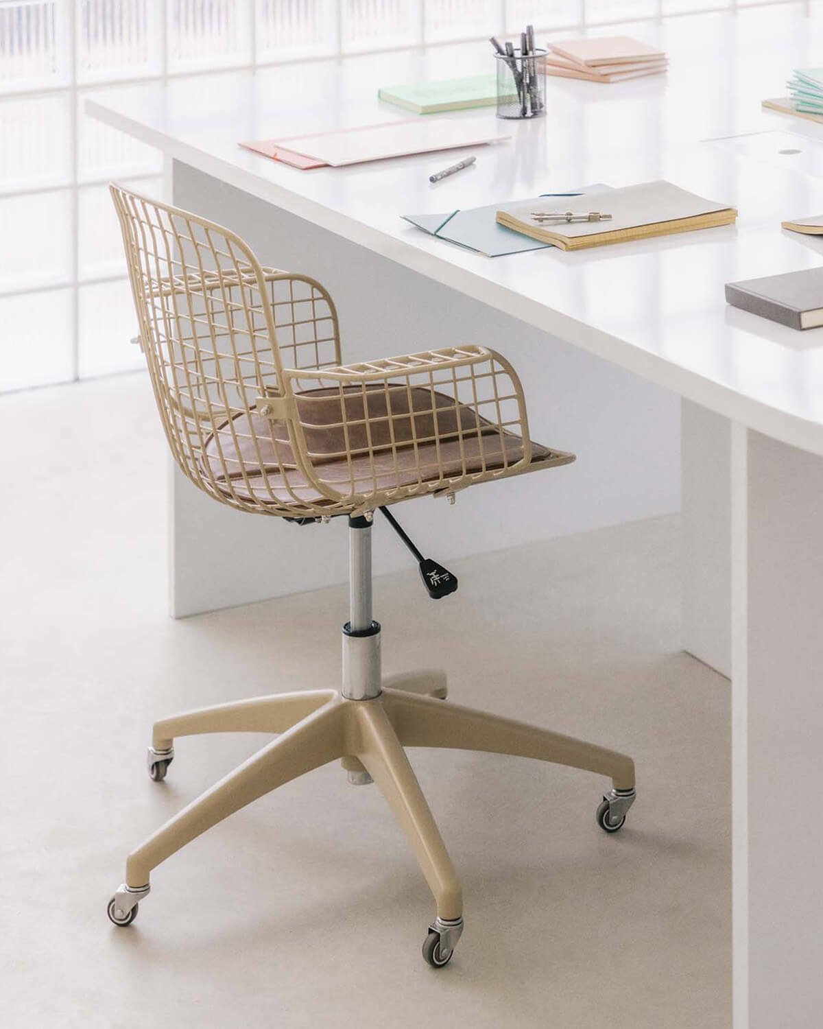 Chaise de Bureau Vintage en Métal à Dossier Haut Aras, image de la gelerie 2