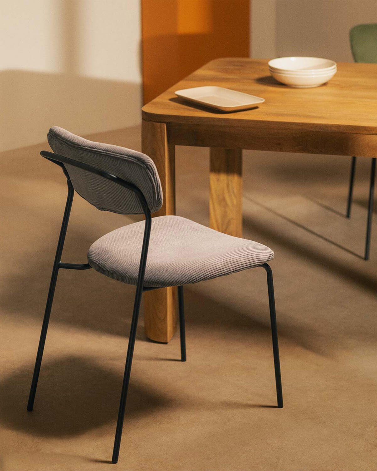 Chaise de Salle à Manger en Velours Côtelé et Métal Morgan, image de la gelerie 2