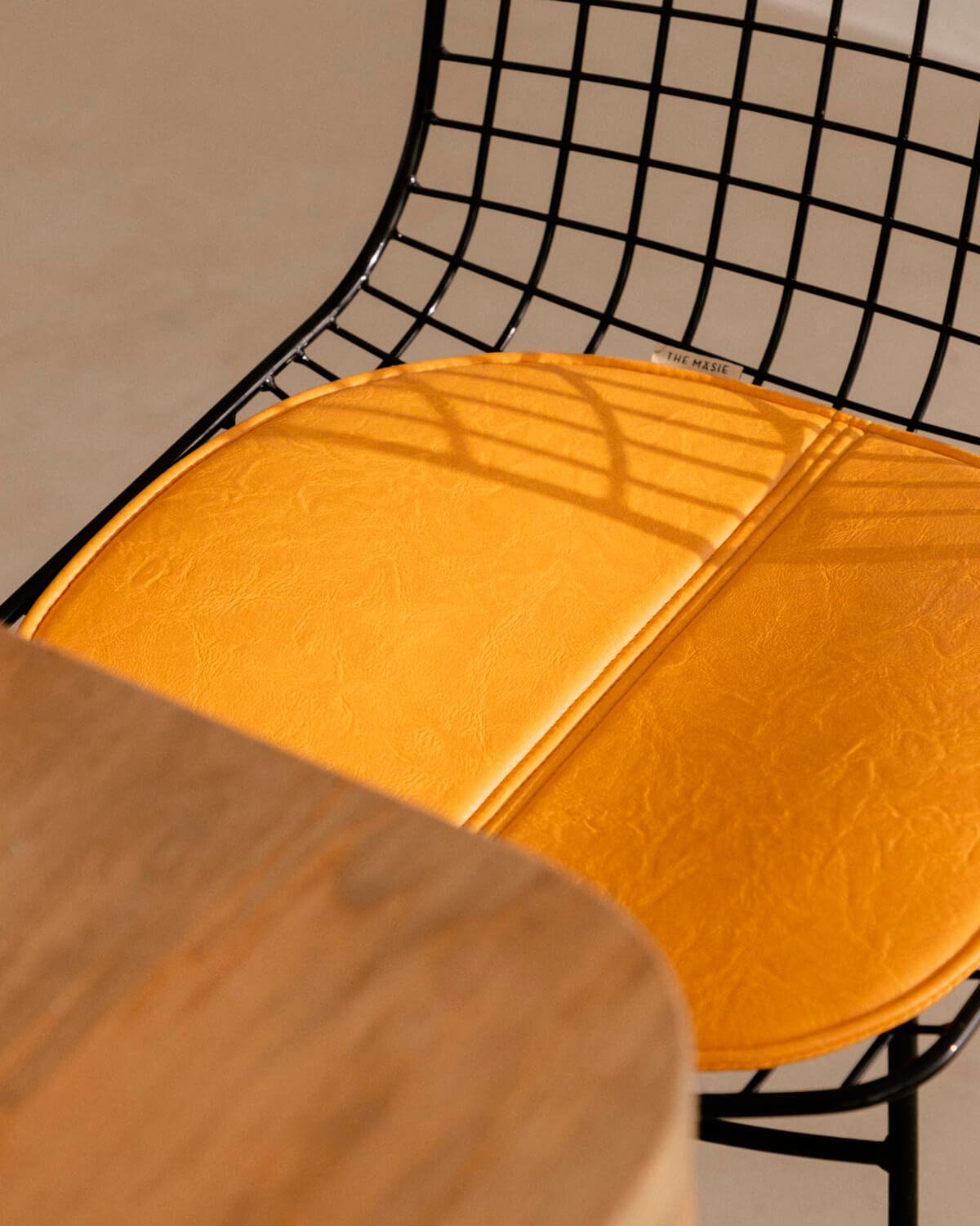 Chaise de Salle à Manger en Métal à Dossier Haut Aras , image de la gelerie 3