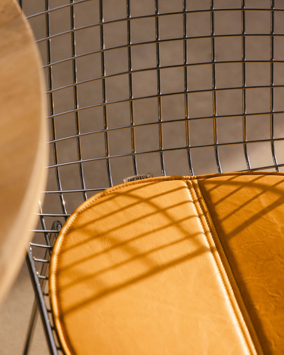 Chaise de Salle à Manger en Métal à Dossier Haut Aras , image de la gelerie 3