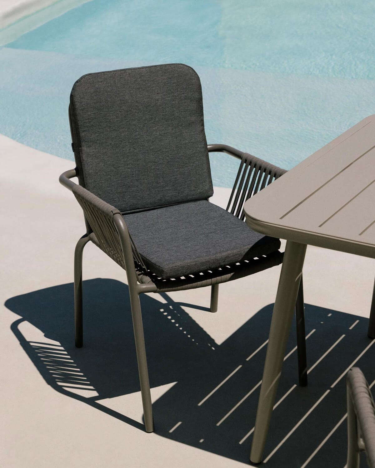 Pack de 4 Chaises d'Extérieur en Aluminium et Corde Drian , image de la gelerie 2