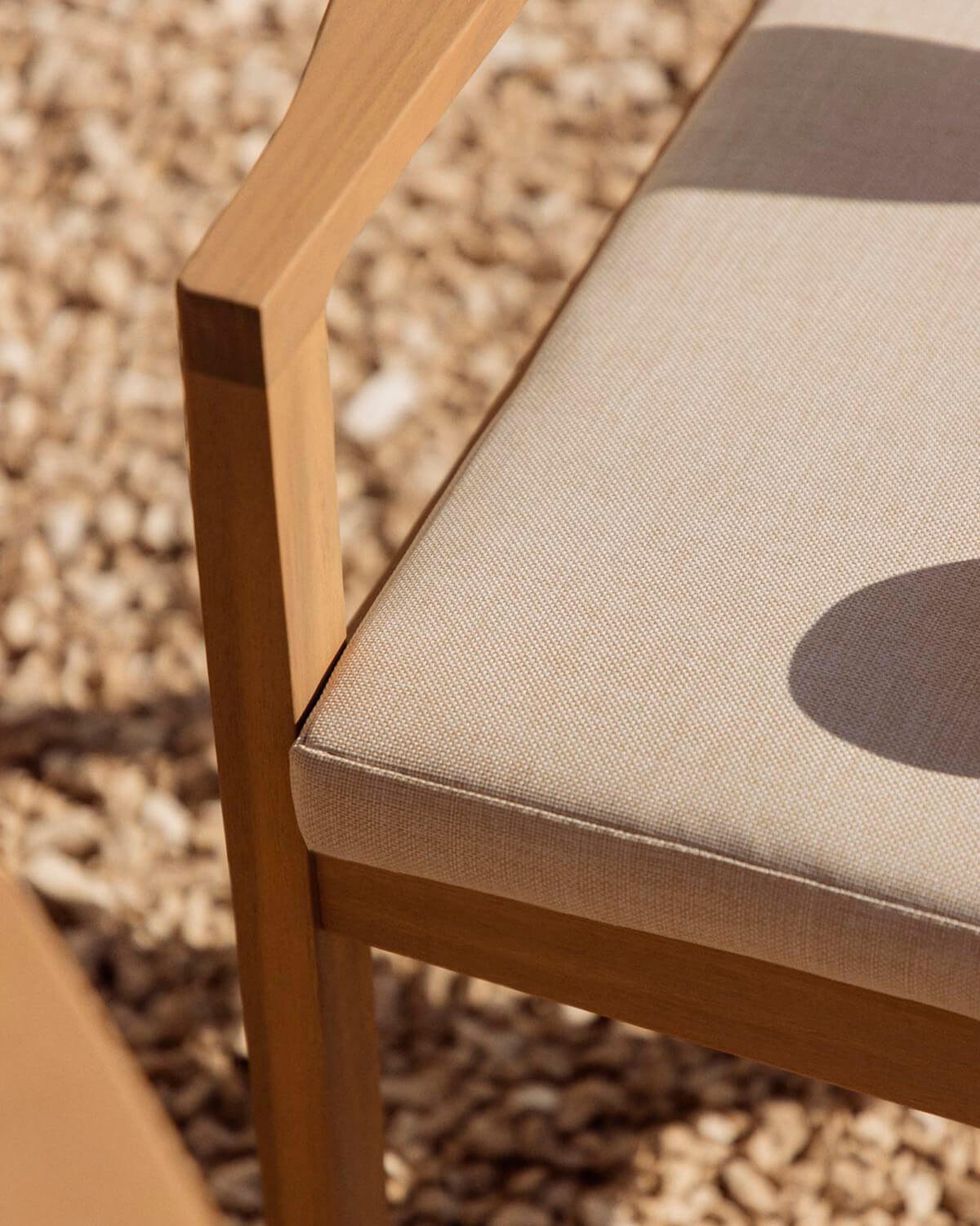 Chaise d'Extérieur en Bois d'Acacia avec Accoudoirs Marla, image de la gelerie 3