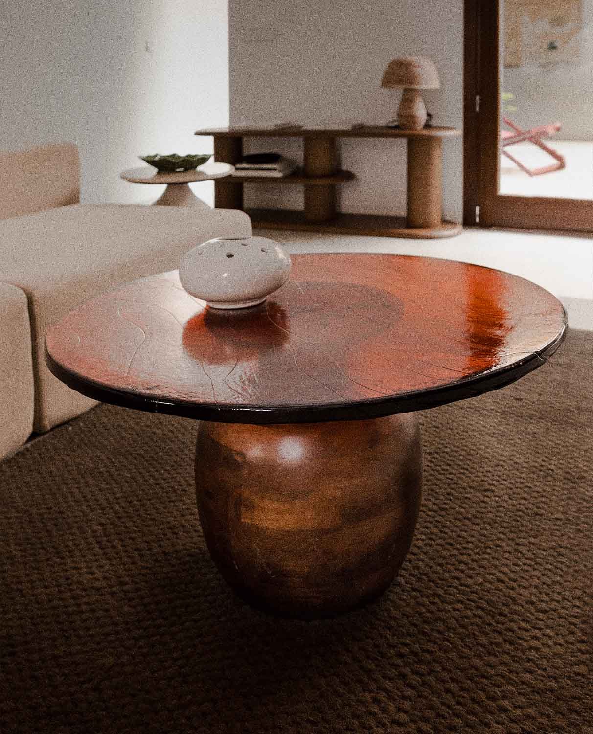 Table Basse Ronde en Bois de Manguier et Verre (Ø82 cm) Diua, image de la gelerie 2
