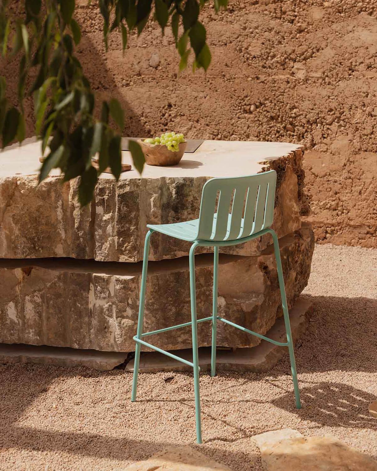 Tabouret Haut d'Extérieur en Polypropylène et Métal (74 cm) Romi, image de la gelerie 2