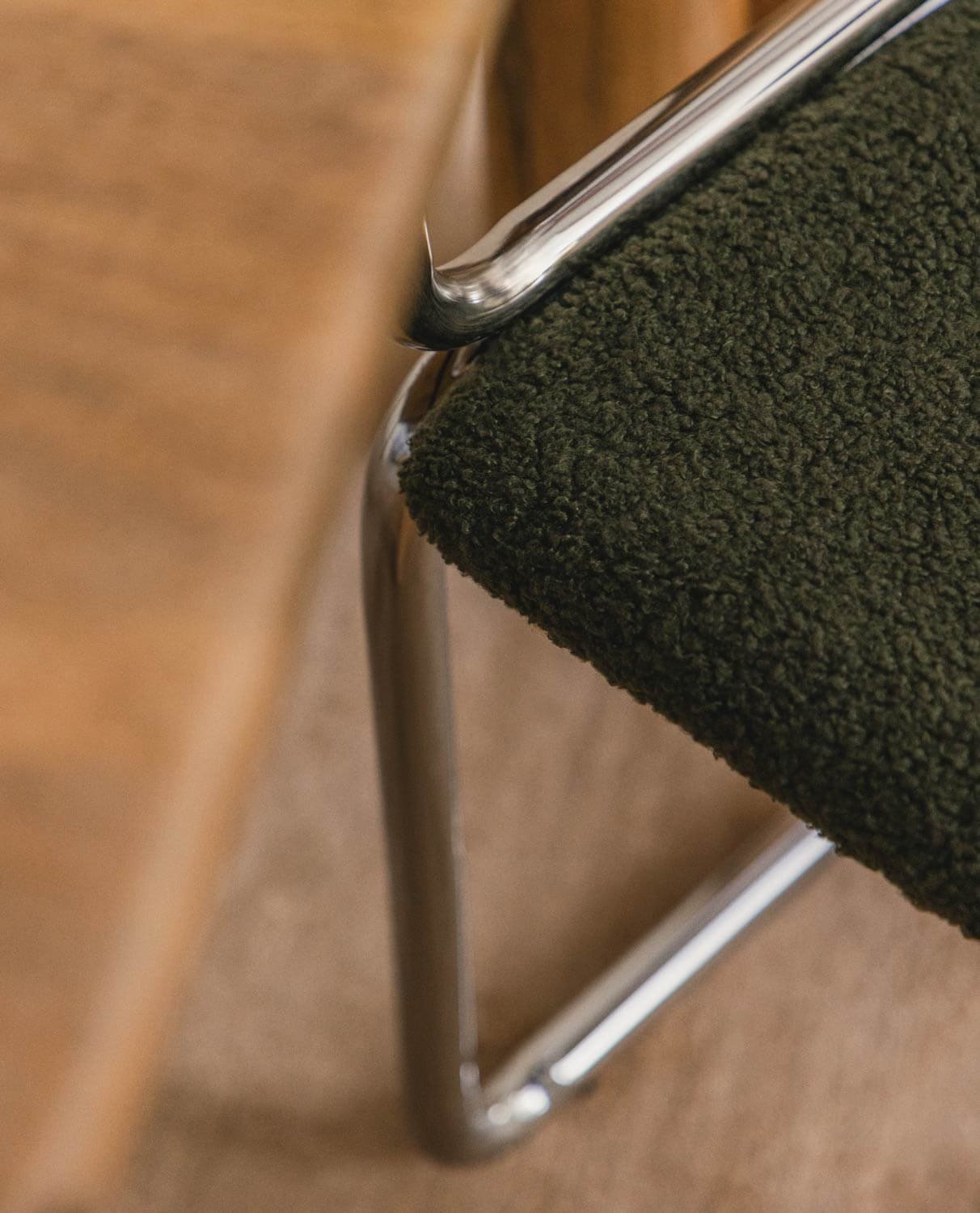 Chaise de Salle à Manger avec Tissu Bouclé et Accoudoirs en Bois Teba, image de la gelerie 3