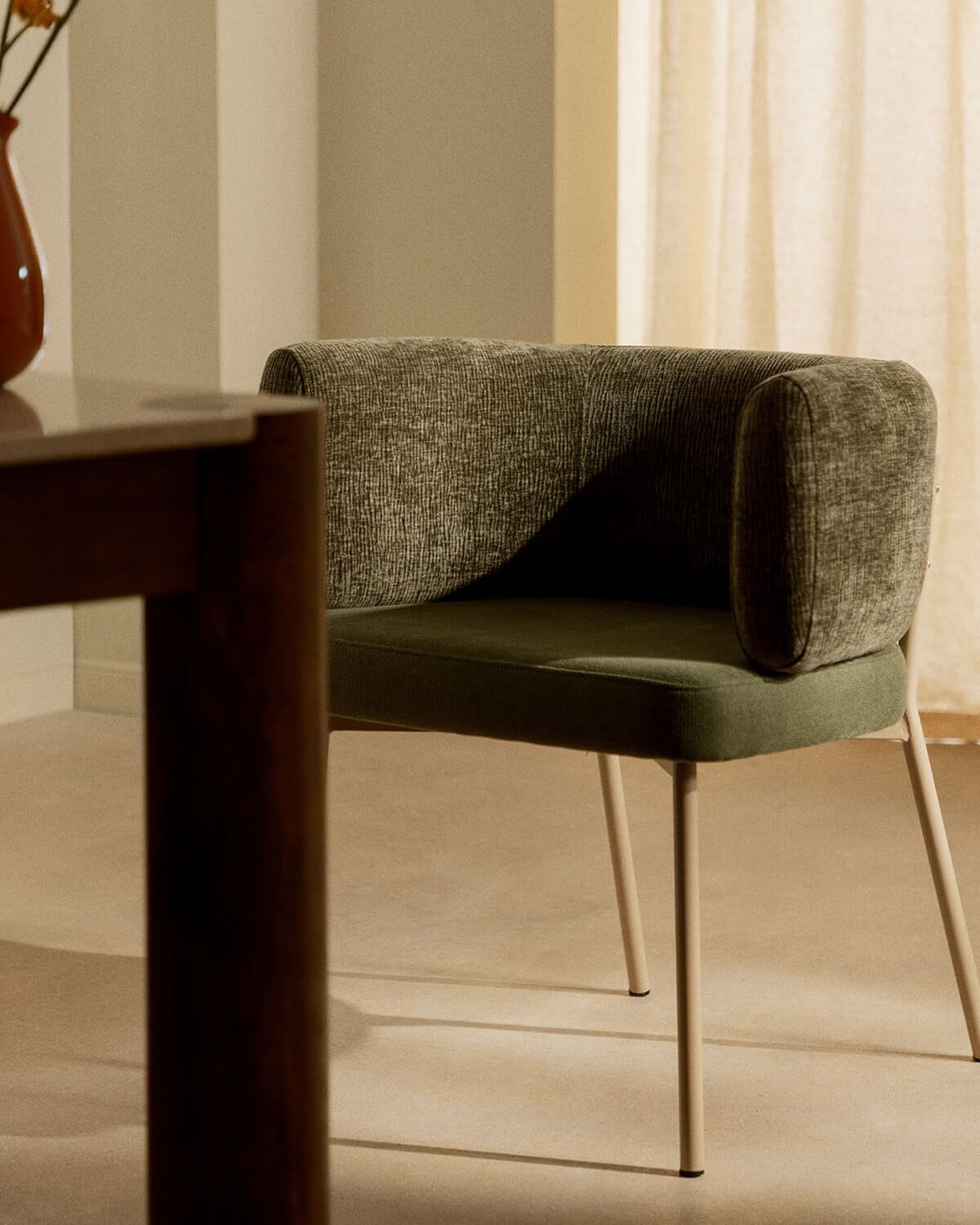 Pack 4 Chaises de Salle à Manger en Tissu et Métal Hades Soft, image de la gelerie 2