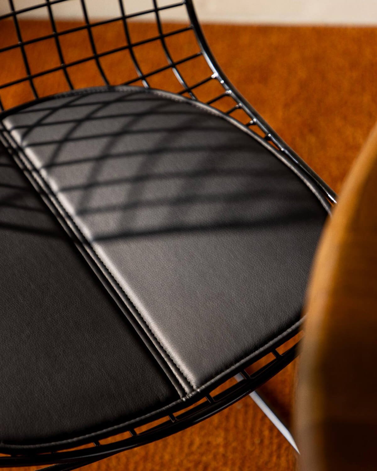 Chaise de Salle à Manger en Métal Aras à Dossier bas , image de la gelerie 3